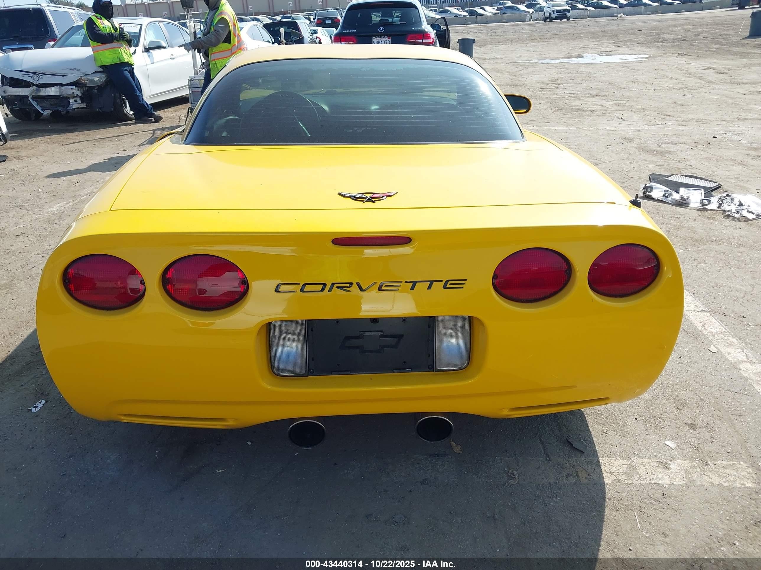 2001 Chevrolet Corvette Z06 Hardtop Yellow vin: 1G1YY12S115112691