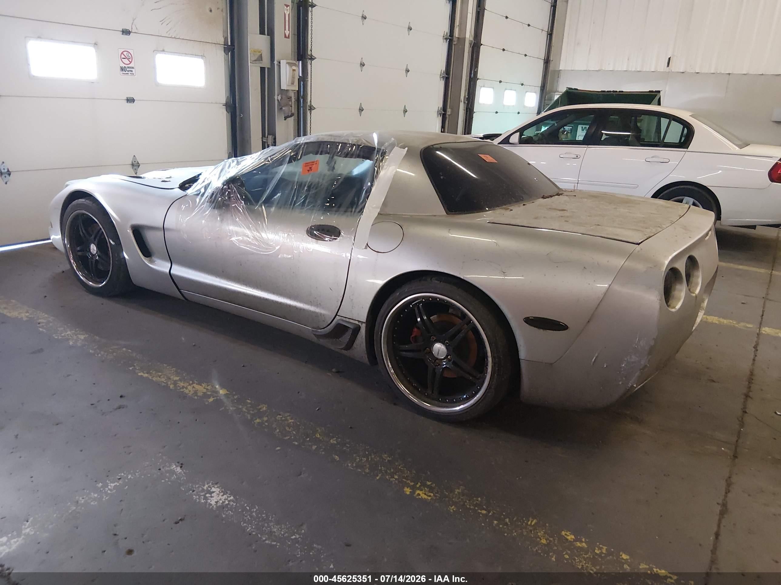 2001 Chevrolet Corvette Z06 Hardtop Silver vin: 1G1YY12S215126177