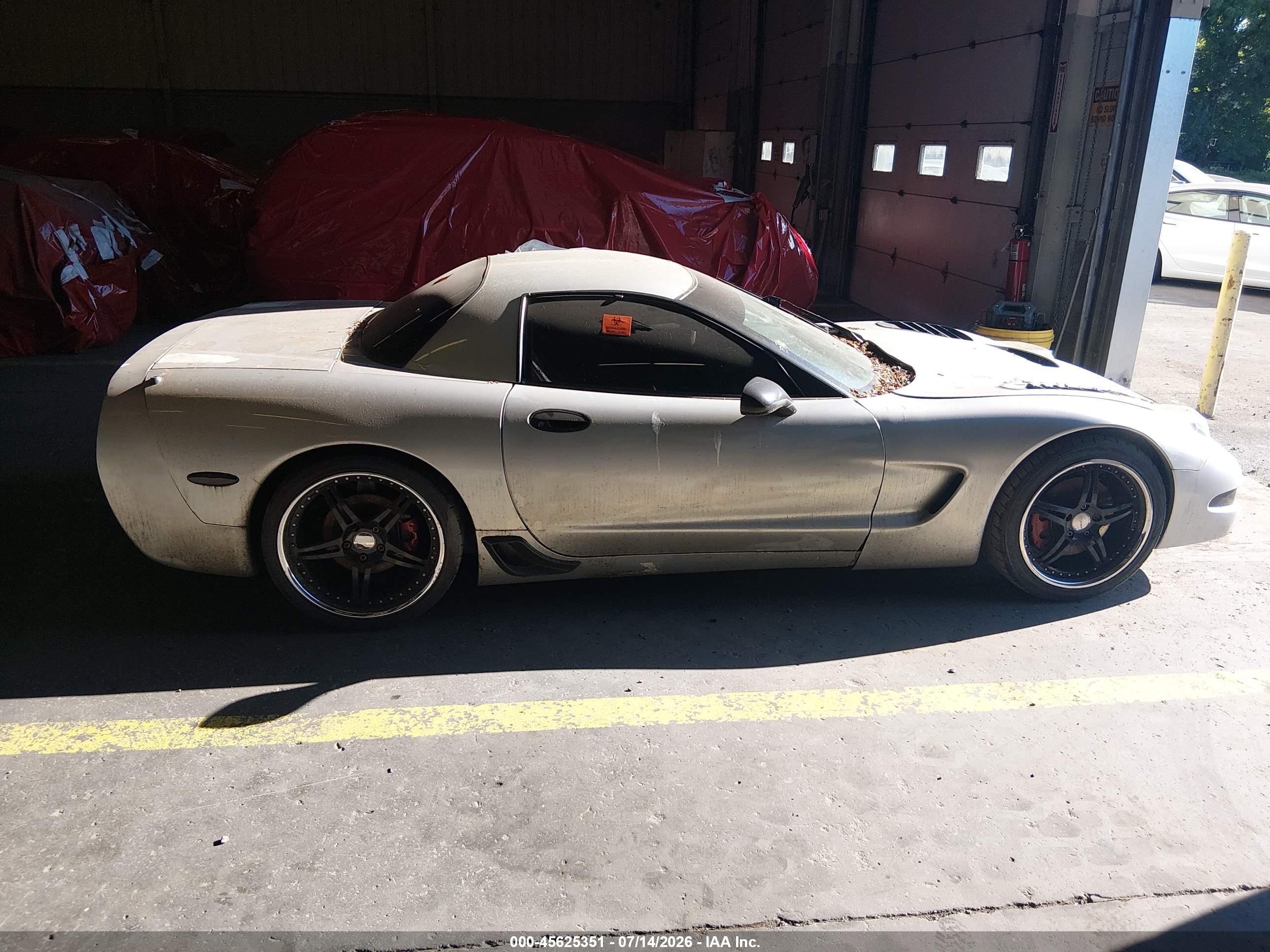 2001 Chevrolet Corvette Z06 Hardtop Silver vin: 1G1YY12S215126177