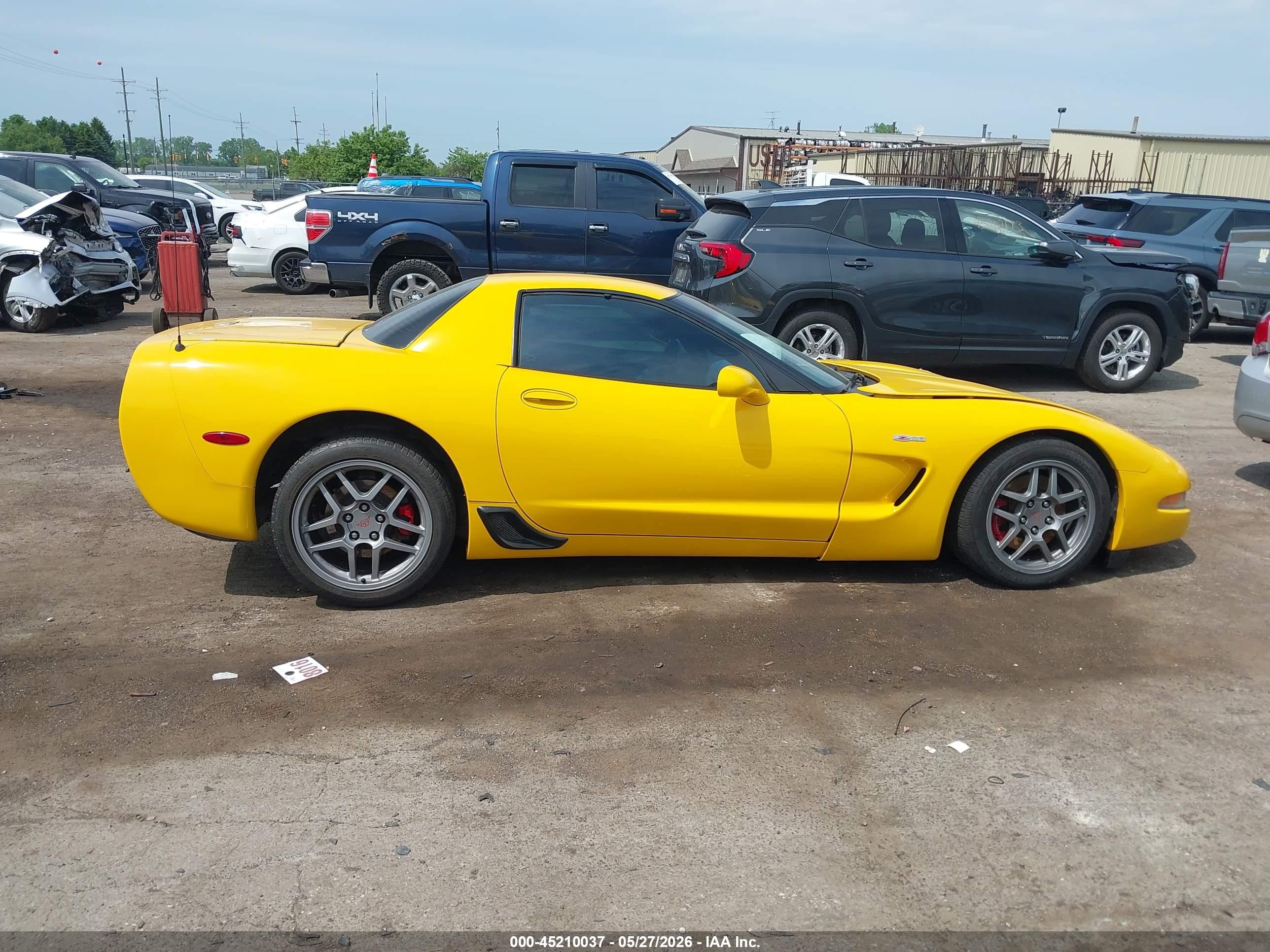 2003 Chevrolet Corvette Z06 Hardtop Yellow vin: 1G1YY12S235119863