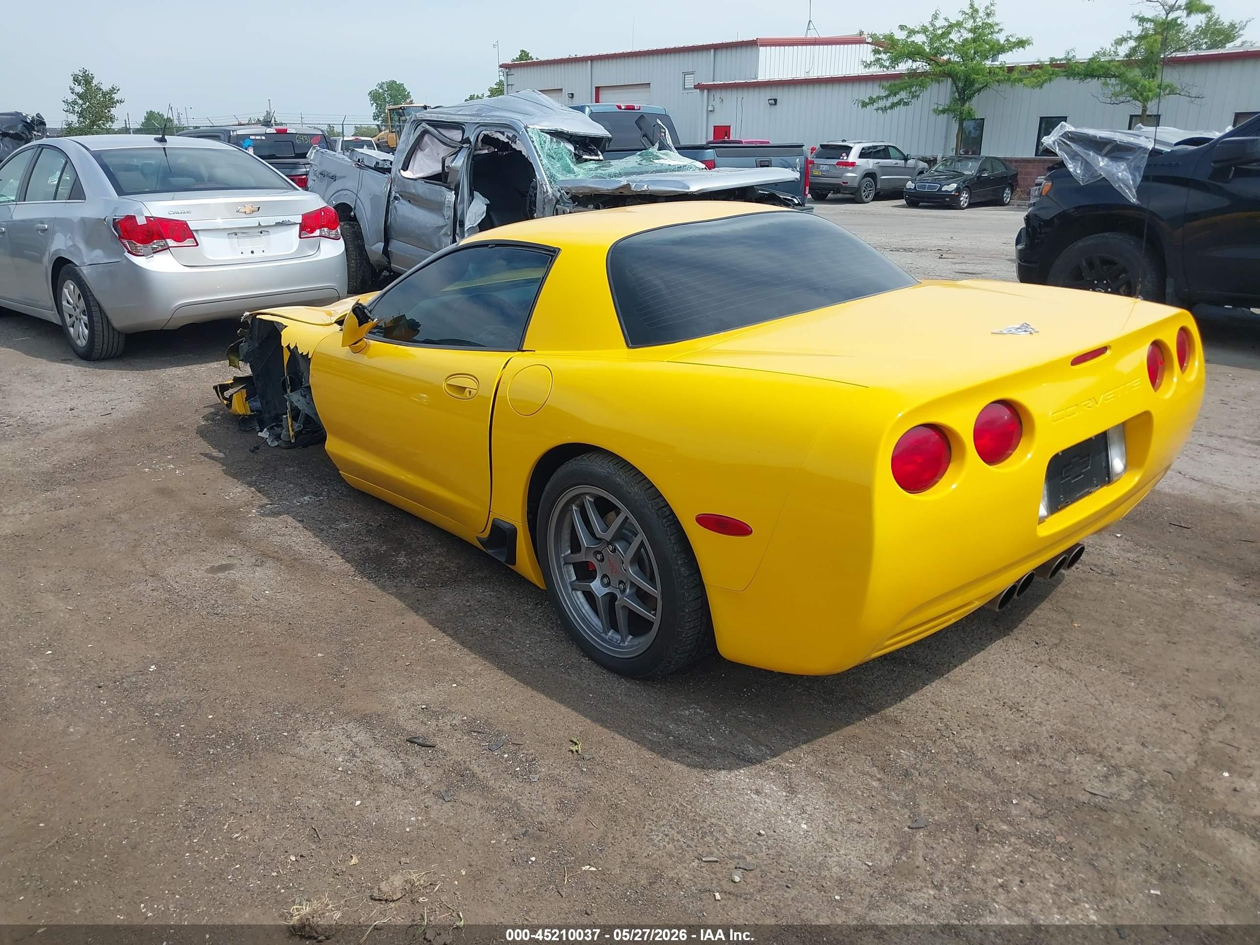 2003 Chevrolet Corvette Z06 Hardtop Yellow vin: 1G1YY12S235119863