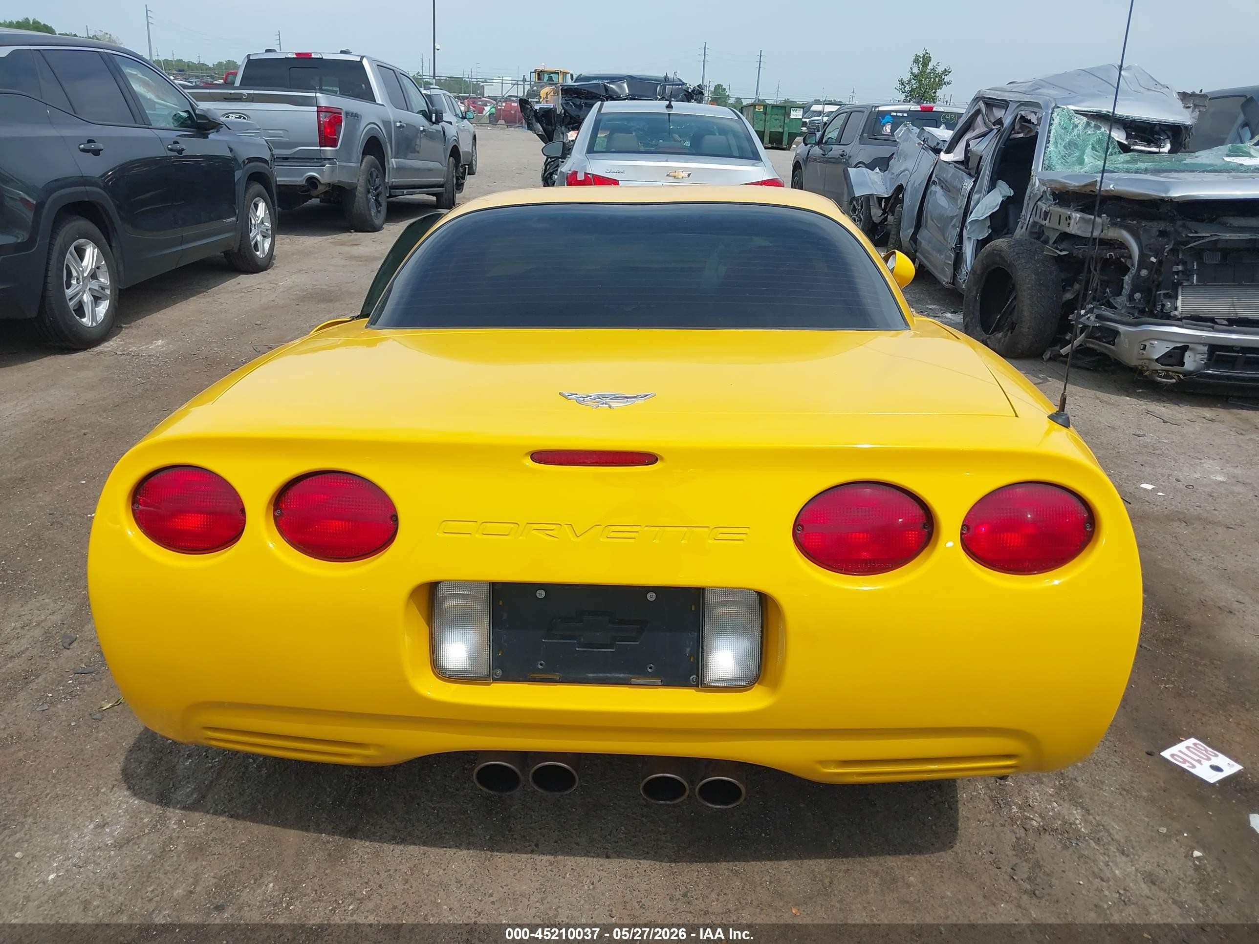 2003 Chevrolet Corvette Z06 Hardtop Yellow vin: 1G1YY12S235119863