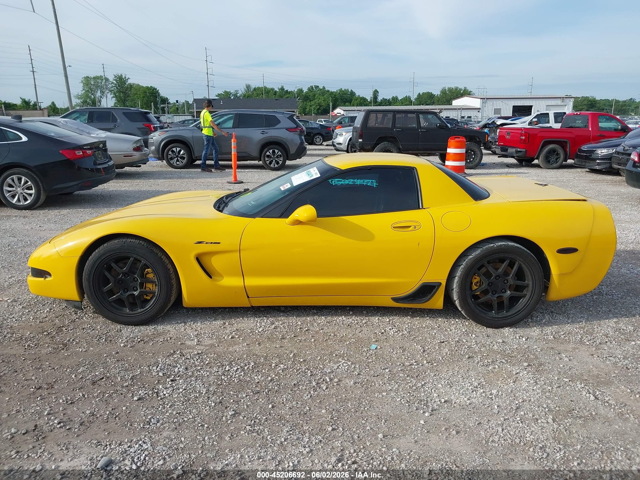 2003 Chevrolet Corvette Z06 Hardtop Yellow vin: 1G1YY12S835126168