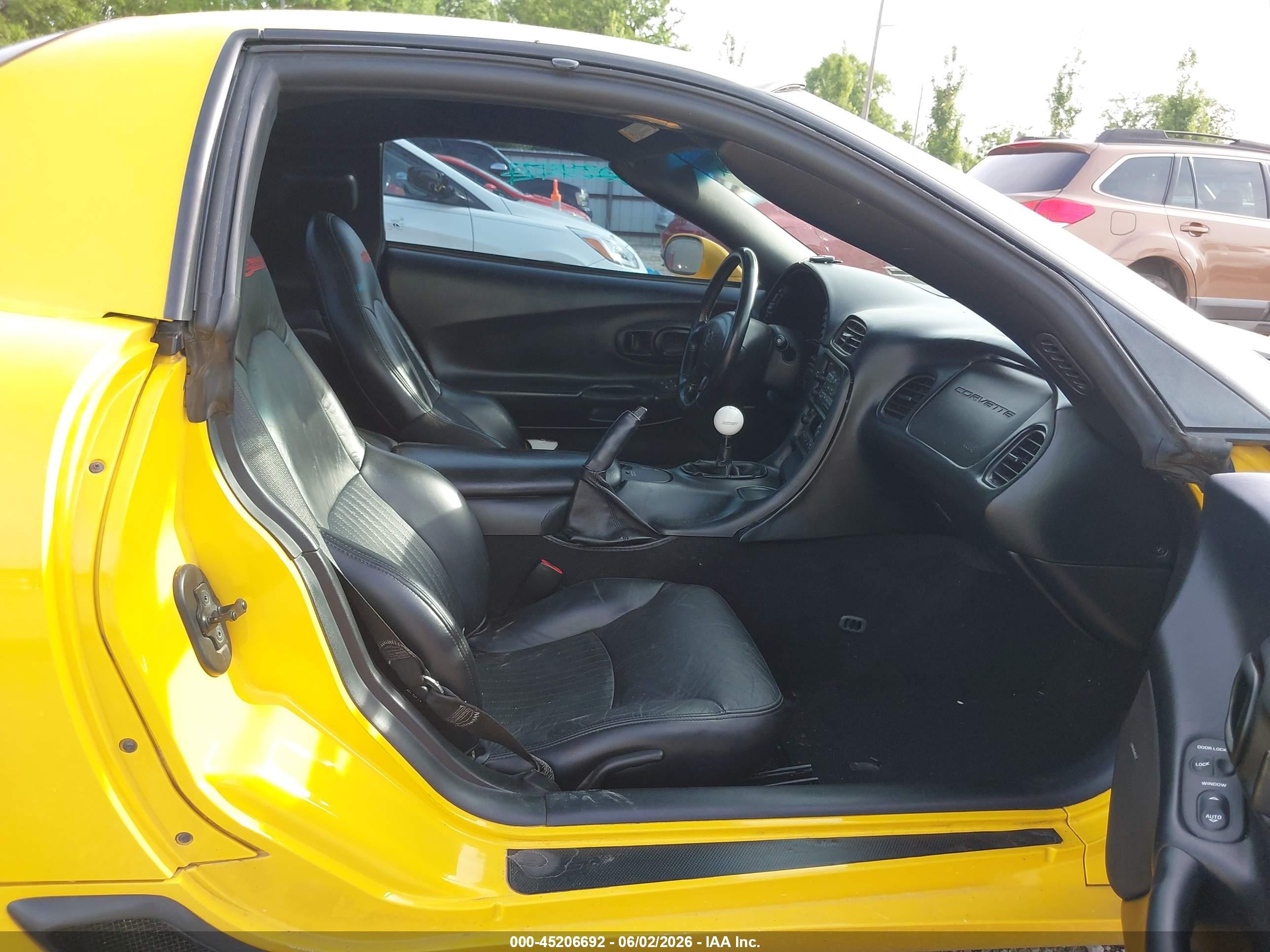 2003 Chevrolet Corvette Z06 Hardtop Yellow vin: 1G1YY12S835126168