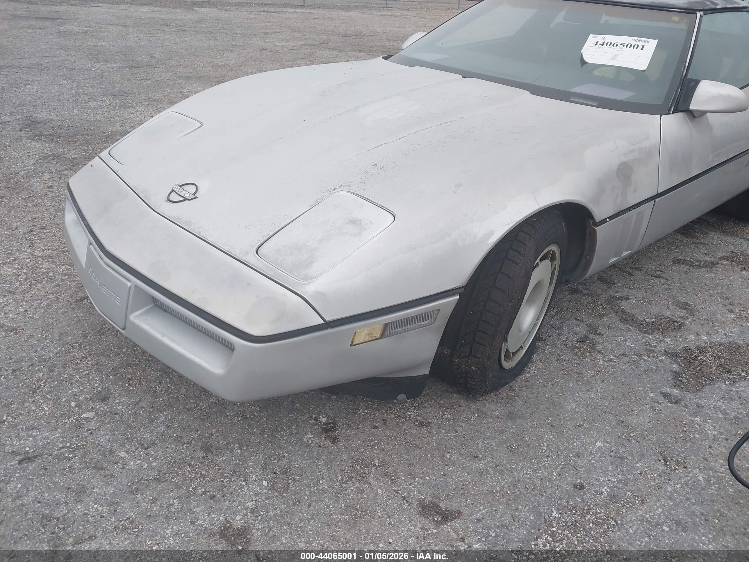 1987 Chevrolet Corvette   Серебряный vin: 1G1YY2181H5105018