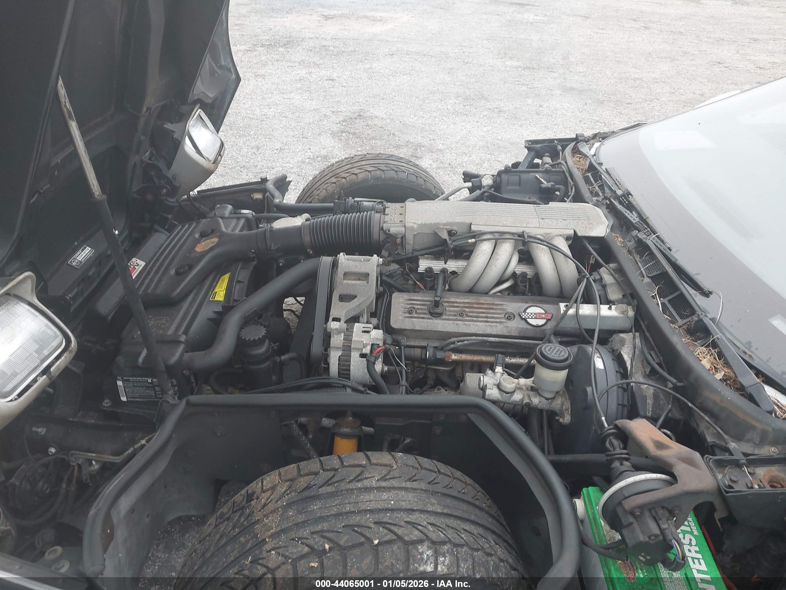 1987 Chevrolet Corvette   Серебряный vin: 1G1YY2181H5105018