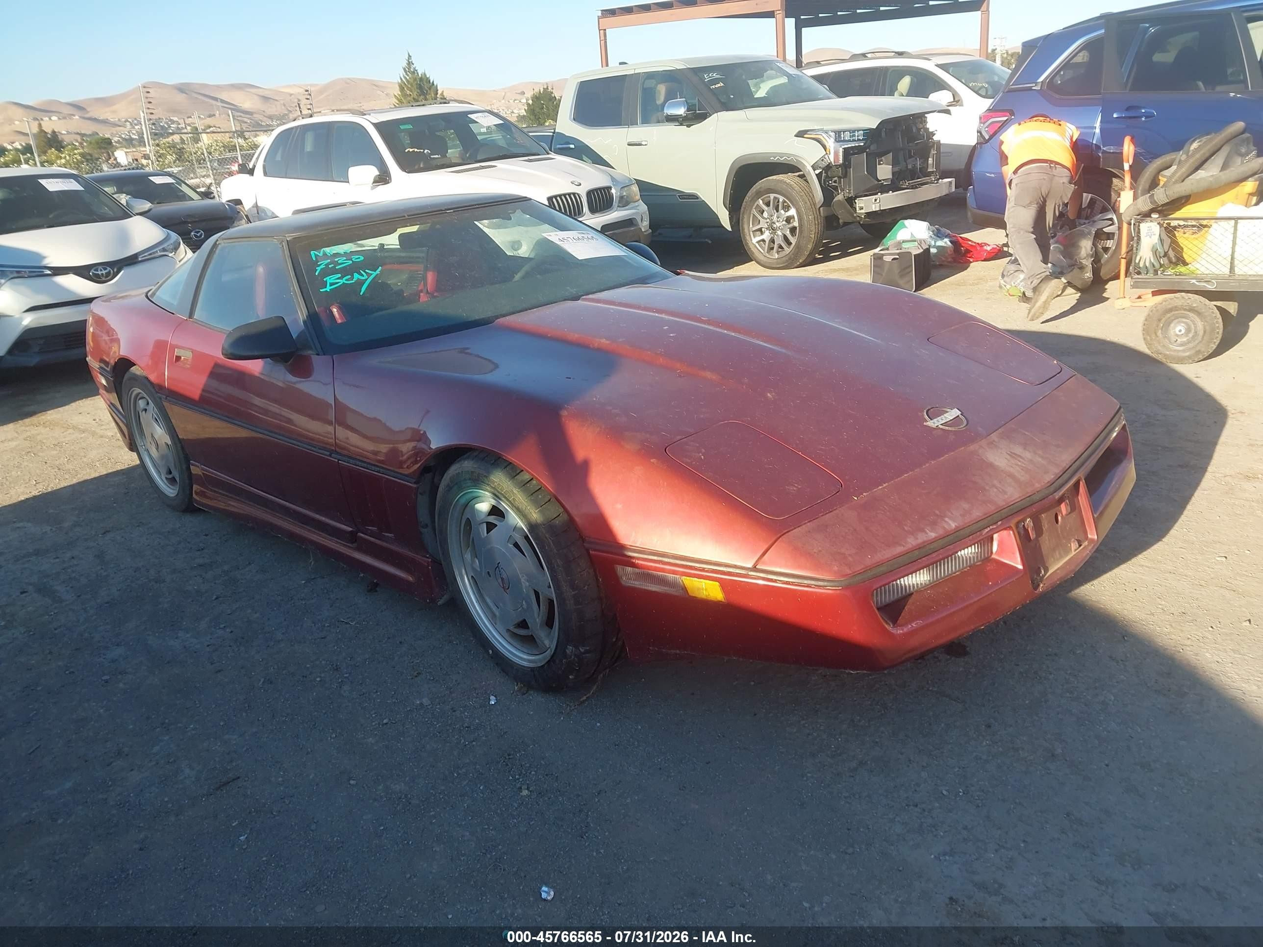 1988 Chevrolet Corvette   Maroon vin: 1G1YY2184J5101678