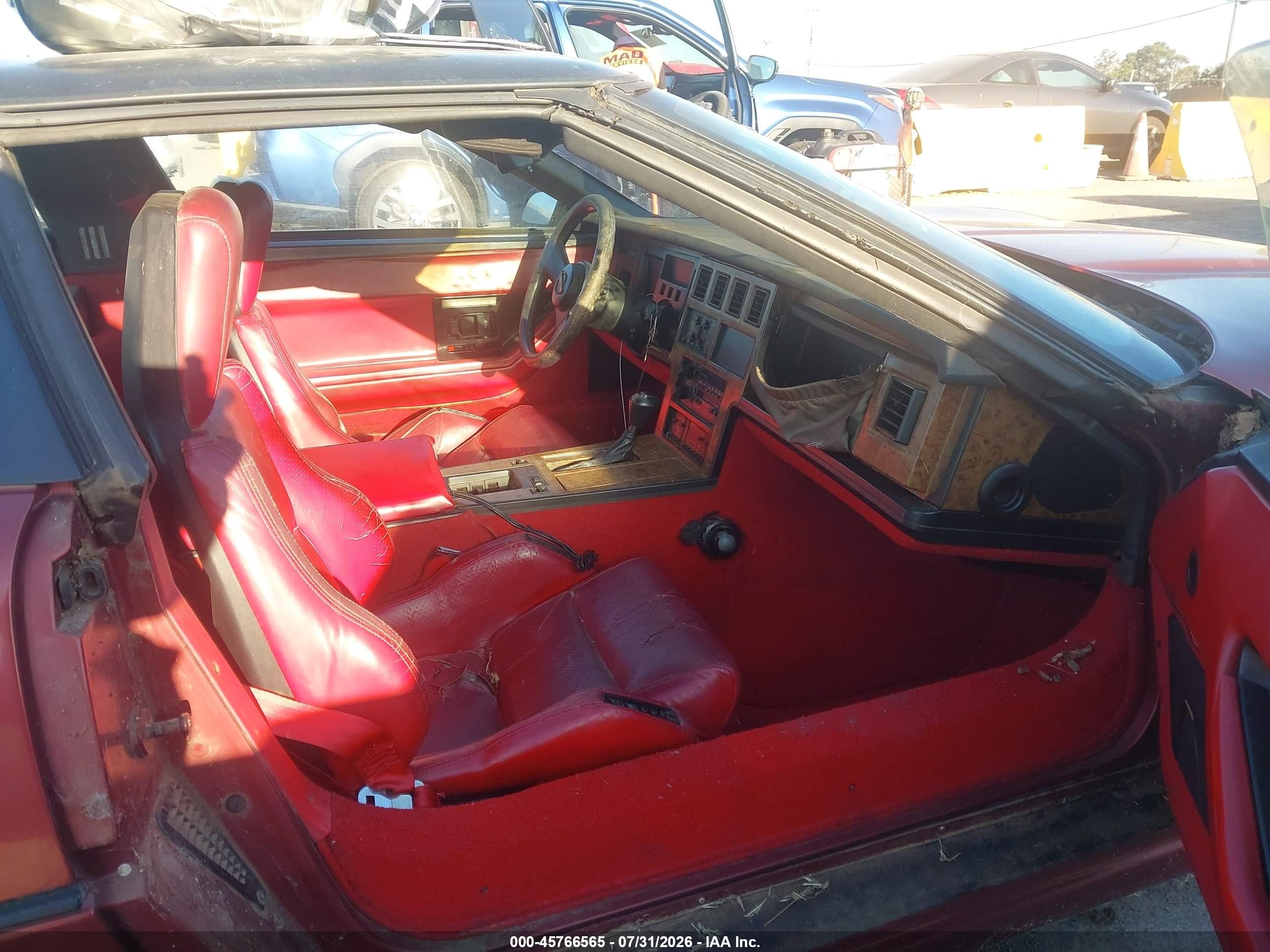 1988 Chevrolet Corvette   Maroon vin: 1G1YY2184J5101678