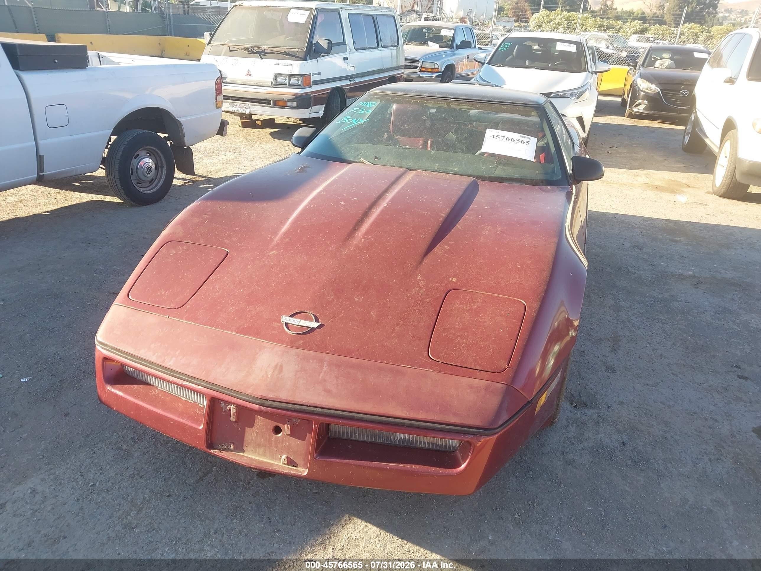 1988 Chevrolet Corvette   Maroon vin: 1G1YY2184J5101678