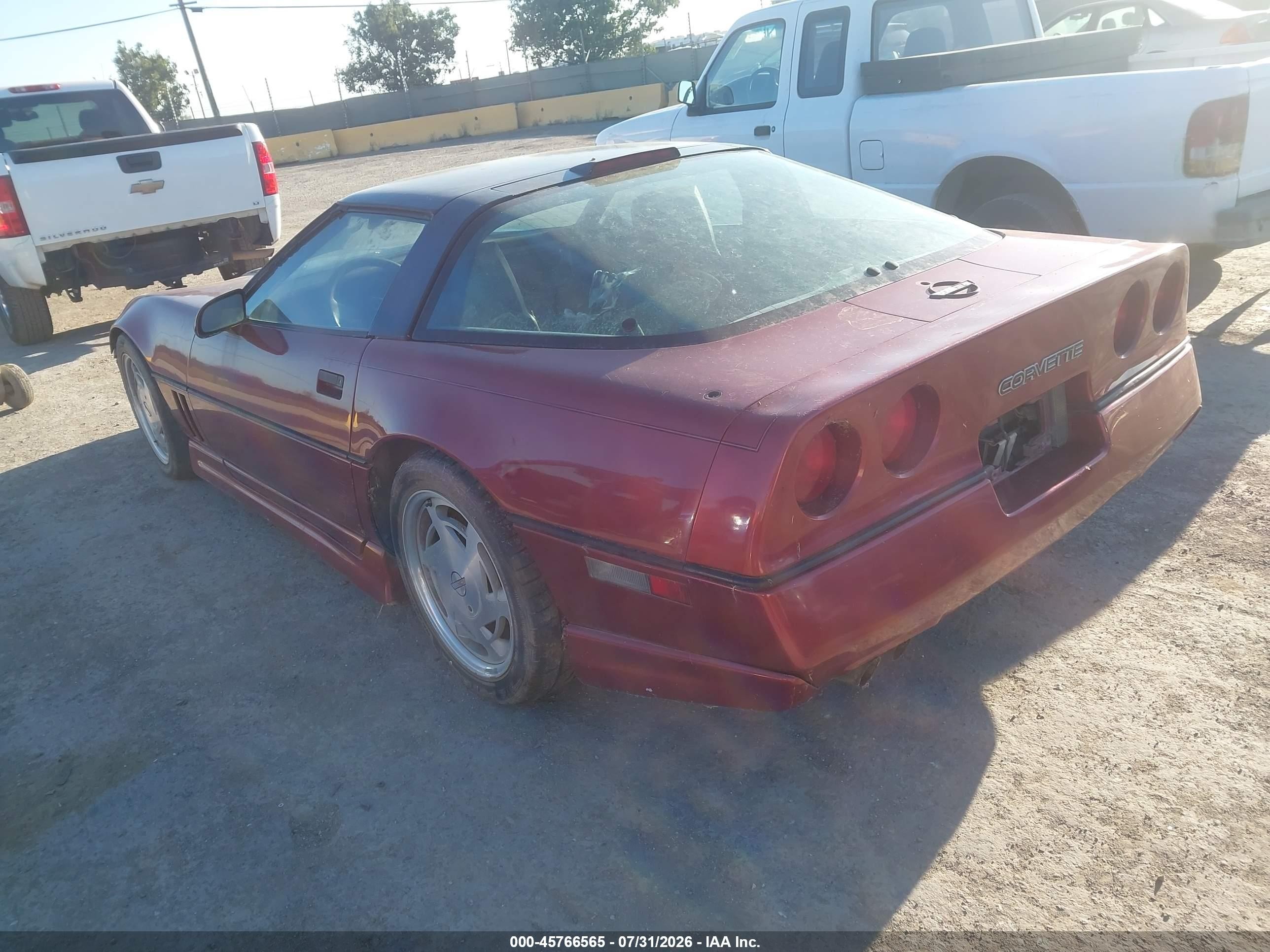 1988 Chevrolet Corvette   Maroon vin: 1G1YY2184J5101678