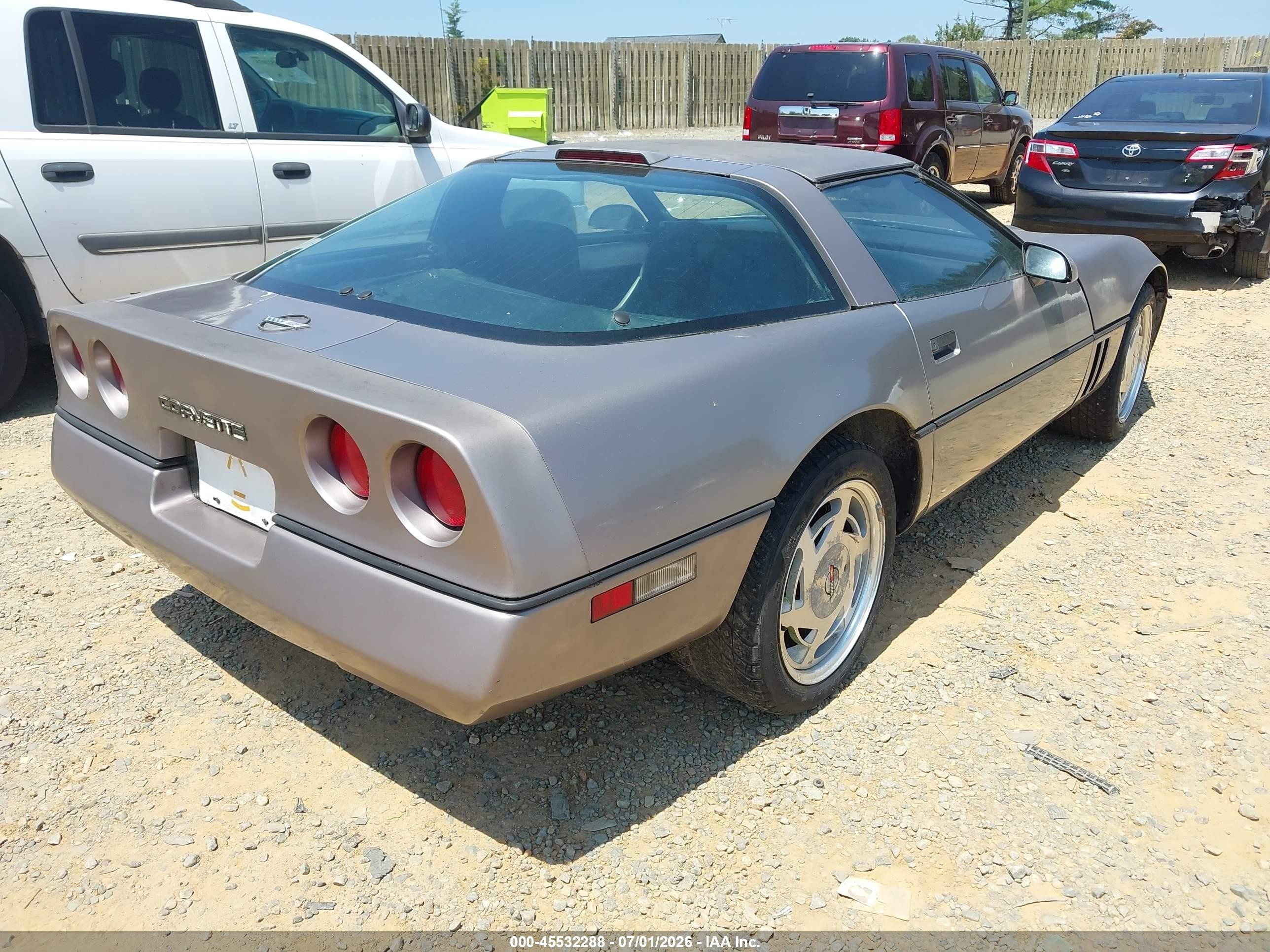 1988 Chevrolet Corvette   Gray vin: 1G1YY2185J5110633