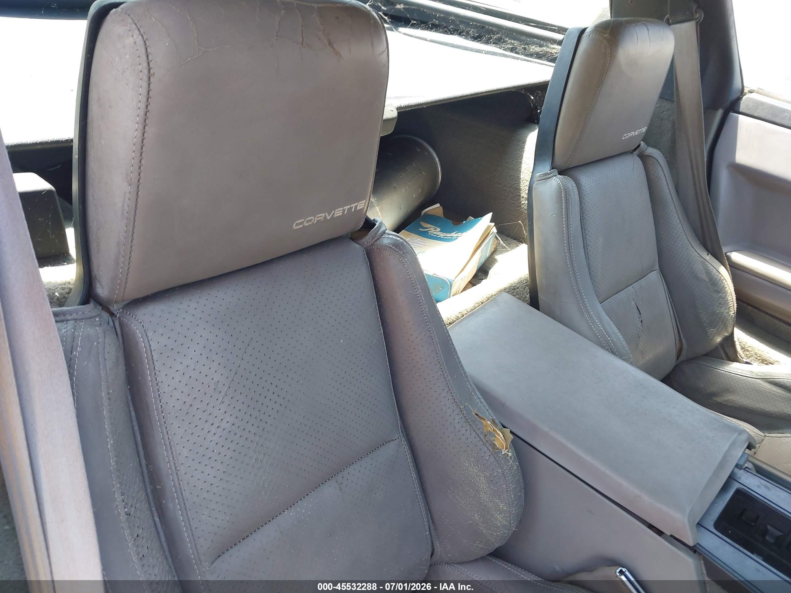 1988 Chevrolet Corvette   Gray vin: 1G1YY2185J5110633
