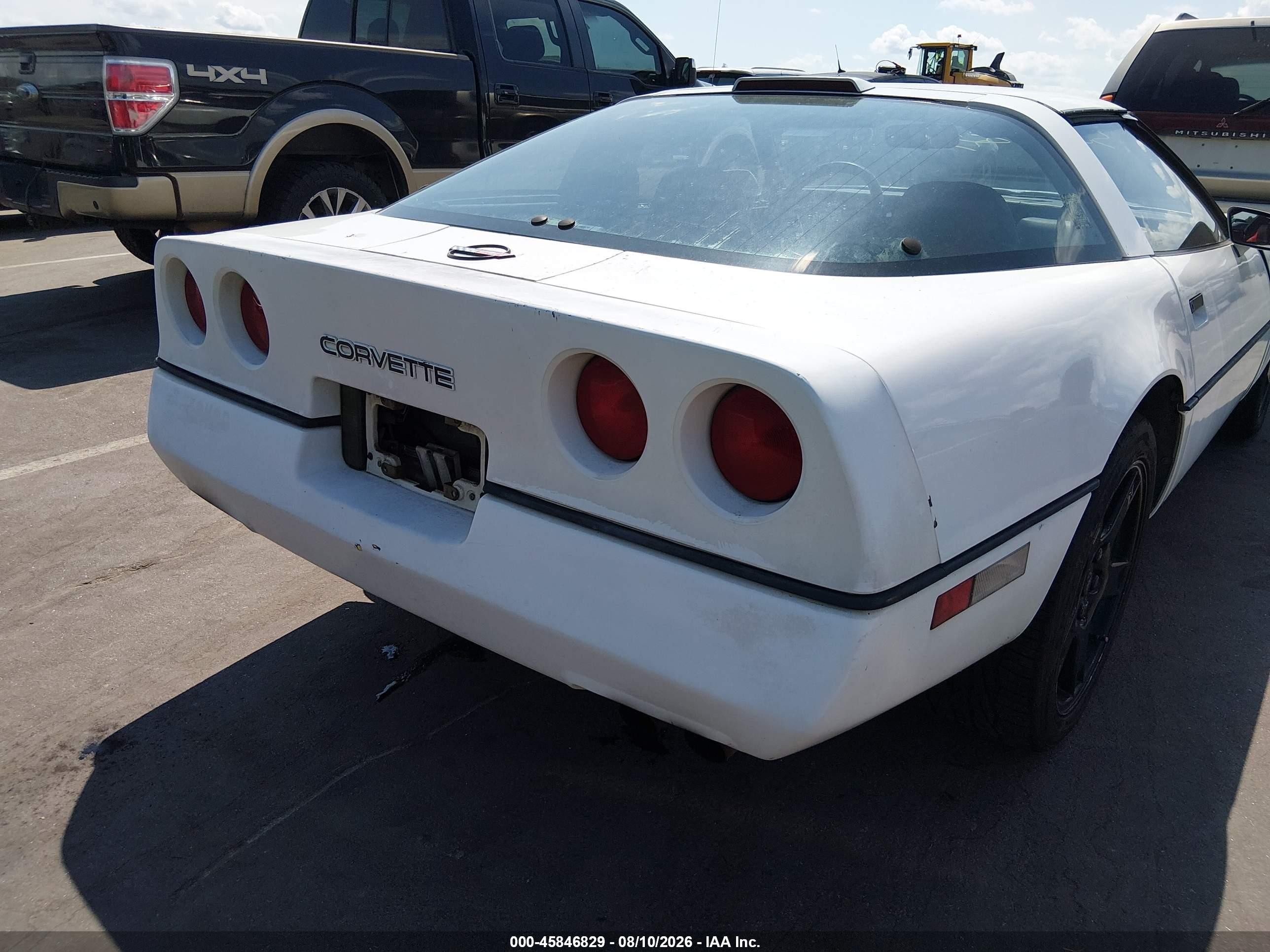 1989 Chevrolet Corvette White vin: 1G1YY2185K5117924