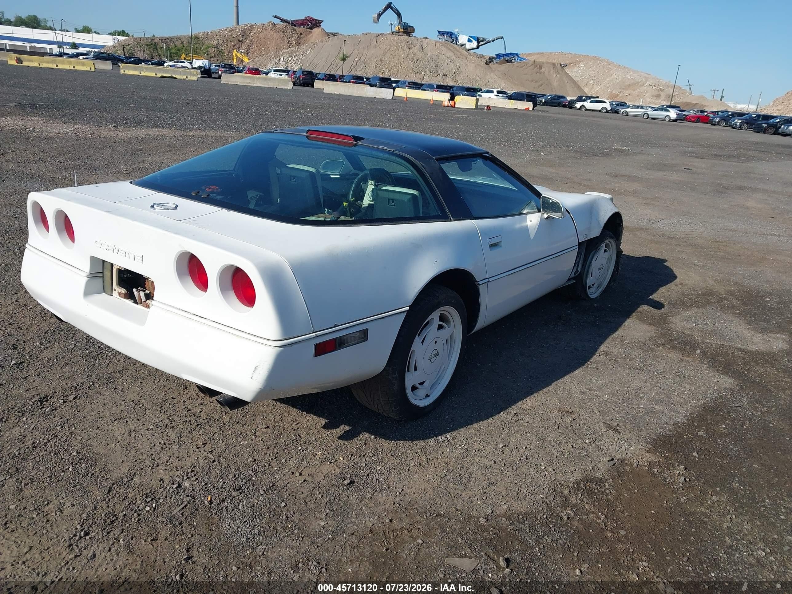 1988 Chevrolet Corvette   Белый vin: 1G1YY2186J5117705