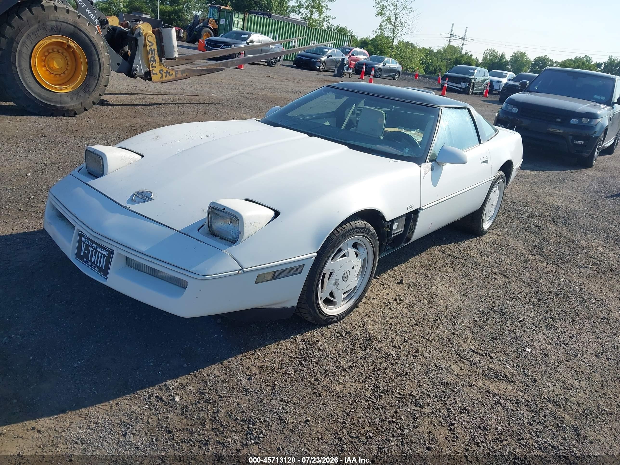 1988 Chevrolet Corvette   Белый vin: 1G1YY2186J5117705