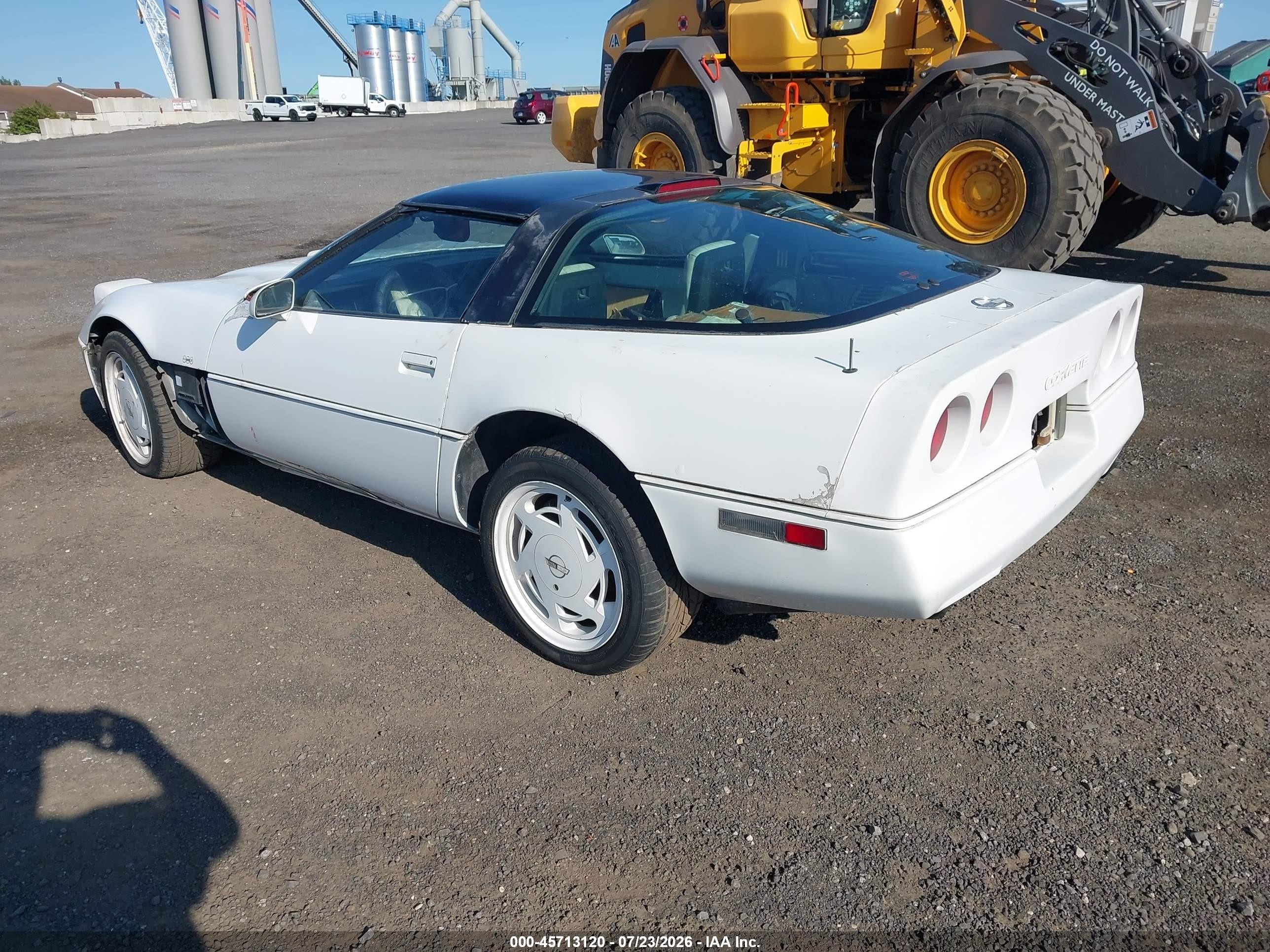 1988 Chevrolet Corvette   Белый vin: 1G1YY2186J5117705