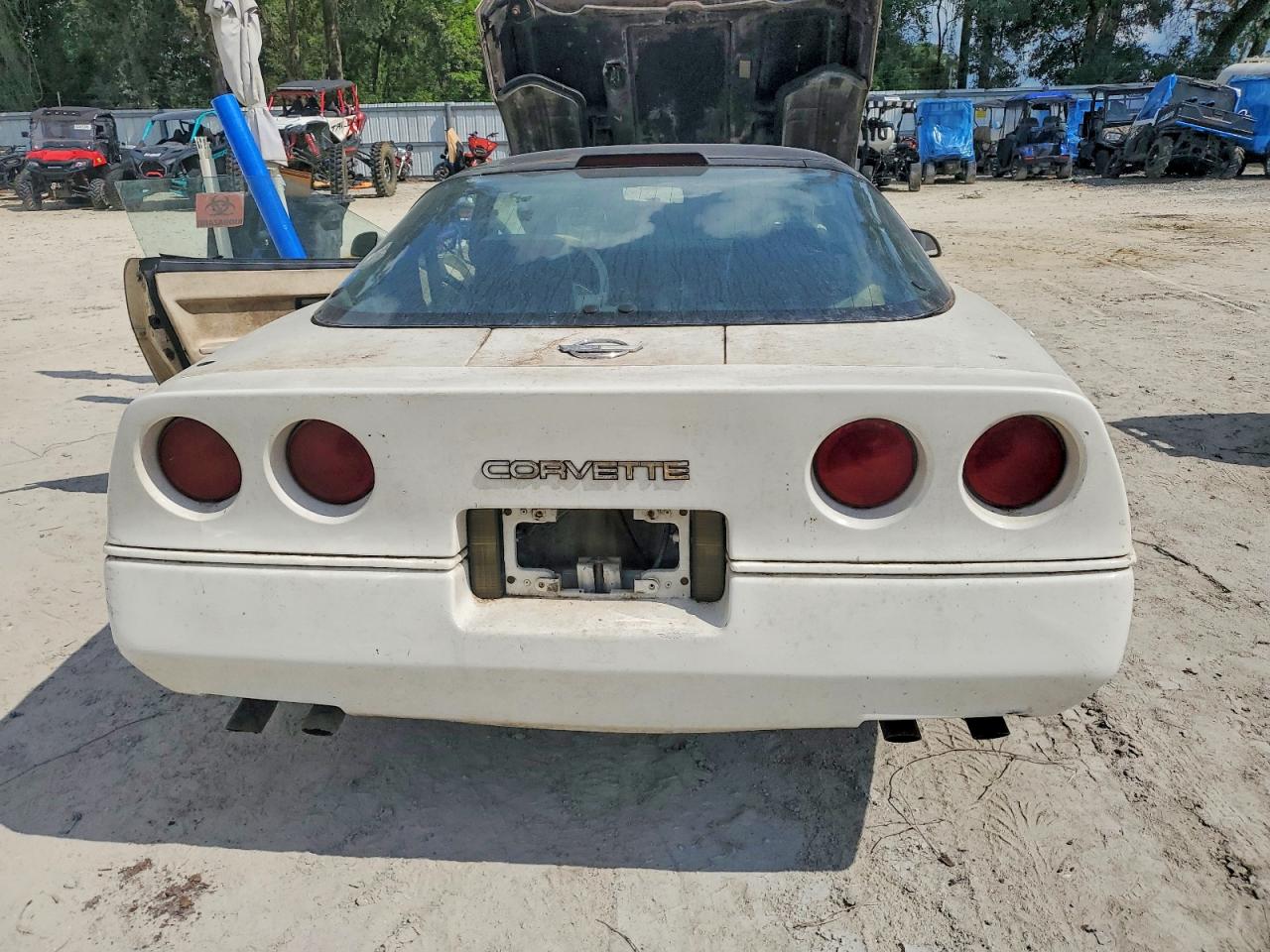 1988 Chevrolet Corvette Белый vin: 1G1YY2188J5114272