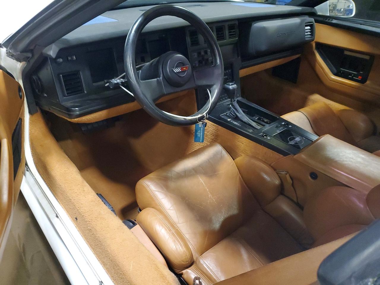 1989 Chevrolet Corvette White vin: 1G1YY2188K5122325
