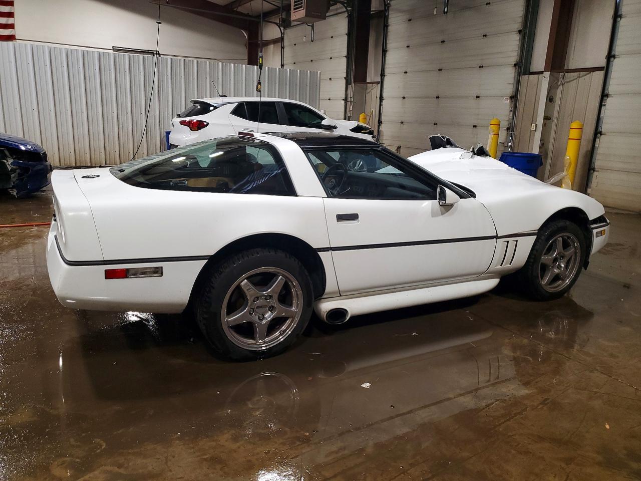 1989 Chevrolet Corvette White vin: 1G1YY2188K5122325
