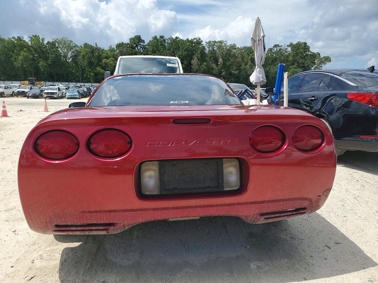 2001 Chevrolet Corvette Burgundy vin: 1G1YY22G015121142