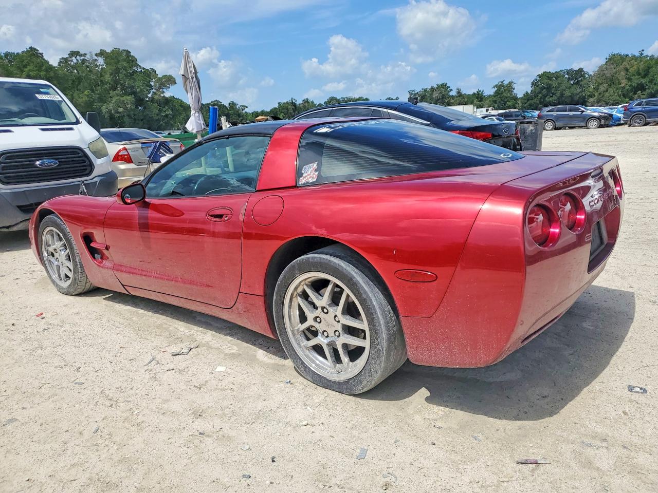 2001 Chevrolet Corvette Burgundy vin: 1G1YY22G015121142