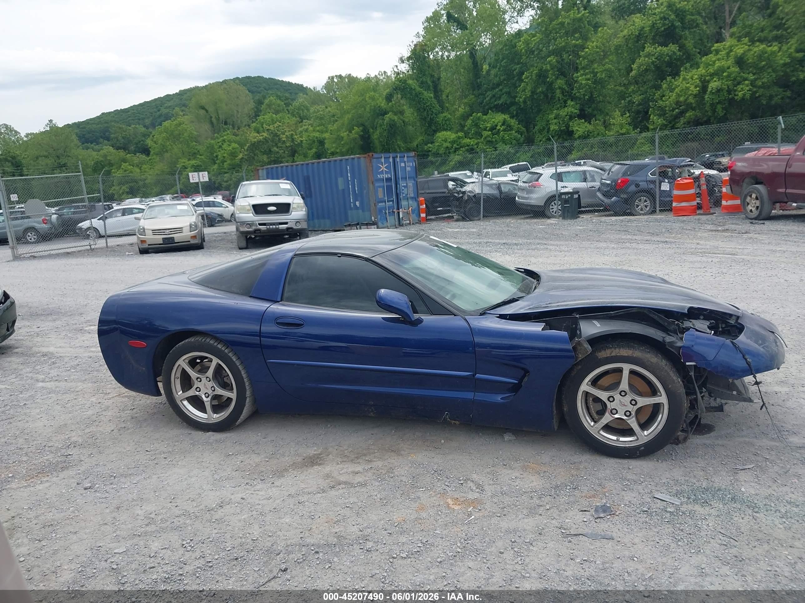2004 Chevrolet Corvette   Blue vin: 1G1YY22G045103745