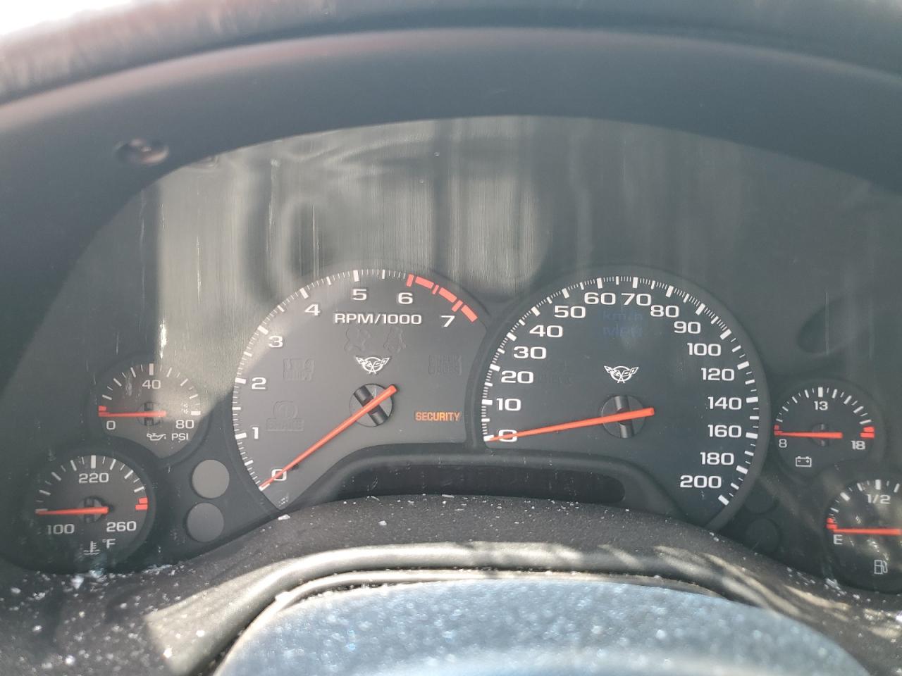 1998 Chevrolet Corvette Серебряный vin: 1G1YY22G0W5109578