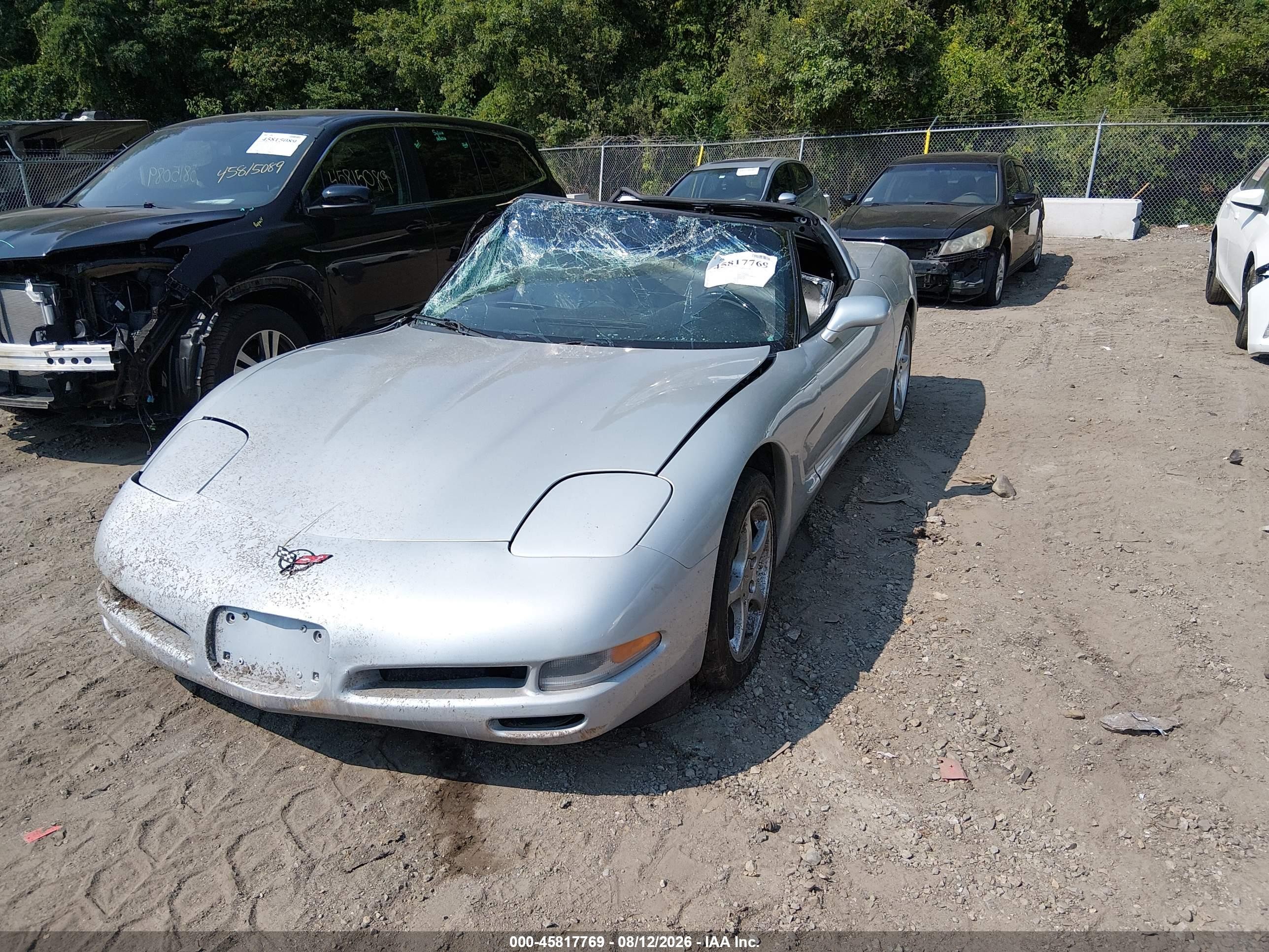 1998 Chevrolet Corvette   Серебряный vin: 1G1YY22G1W5106205