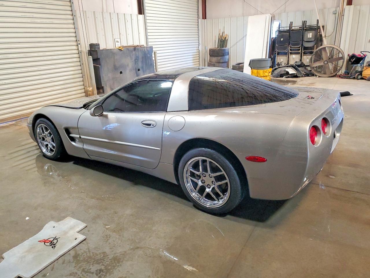 2000 Chevrolet Corvette Silver vin: 1G1YY22G1Y5111312
