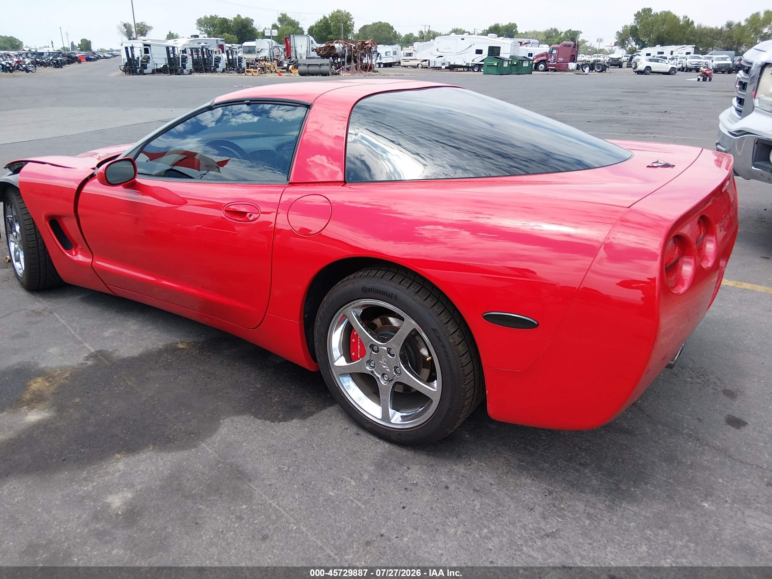 2001 Chevrolet Corvette   Red vin: 1G1YY22G215131462