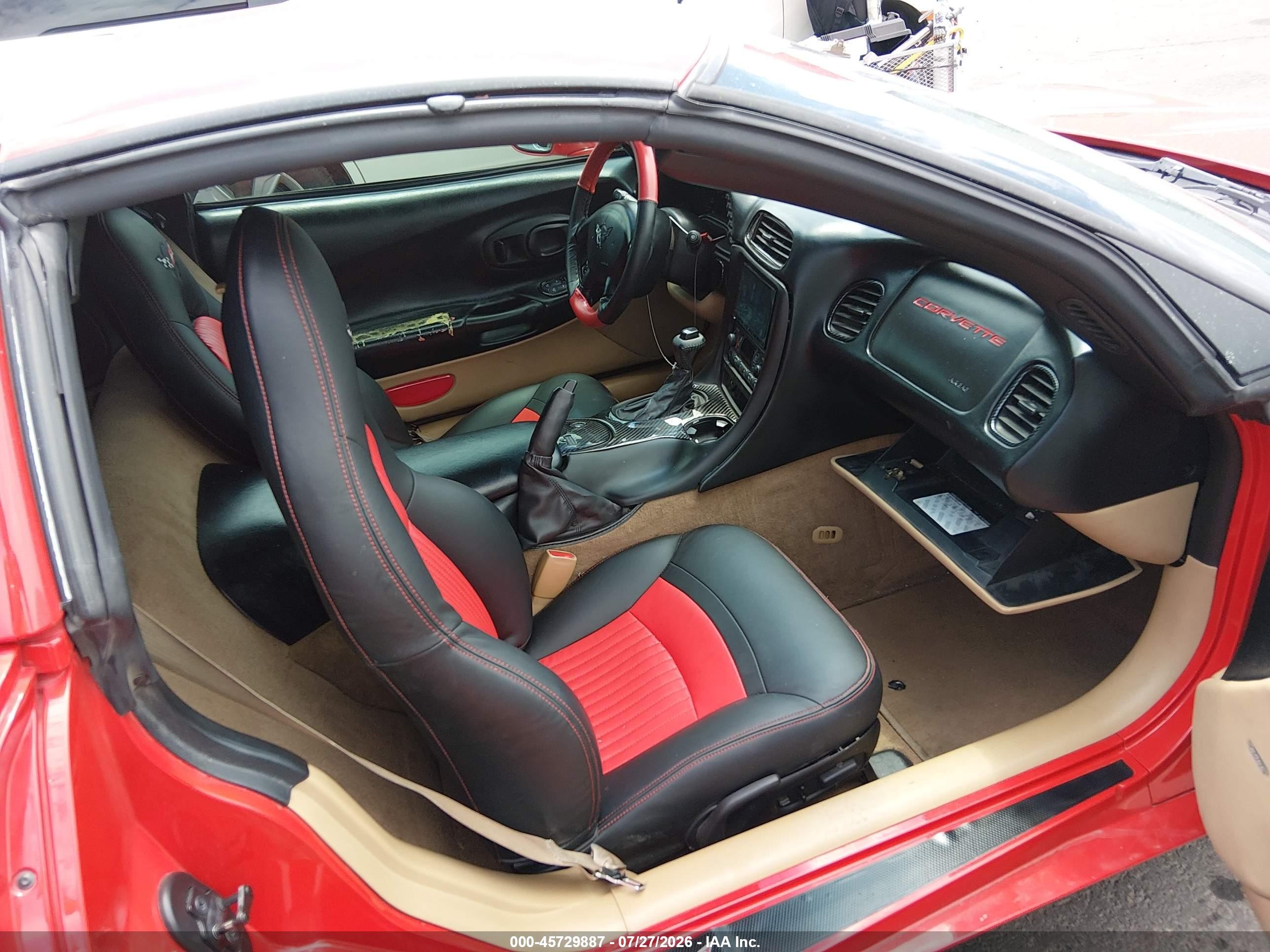 2001 Chevrolet Corvette   Red vin: 1G1YY22G215131462