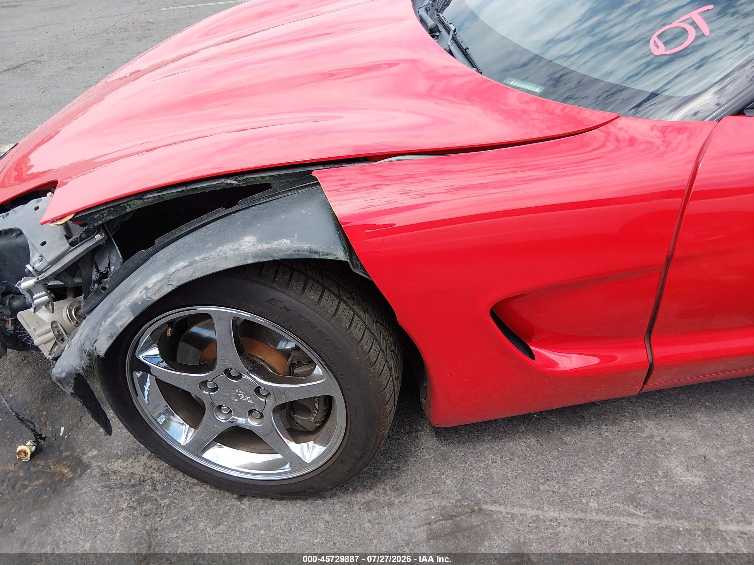 2001 Chevrolet Corvette   Red vin: 1G1YY22G215131462