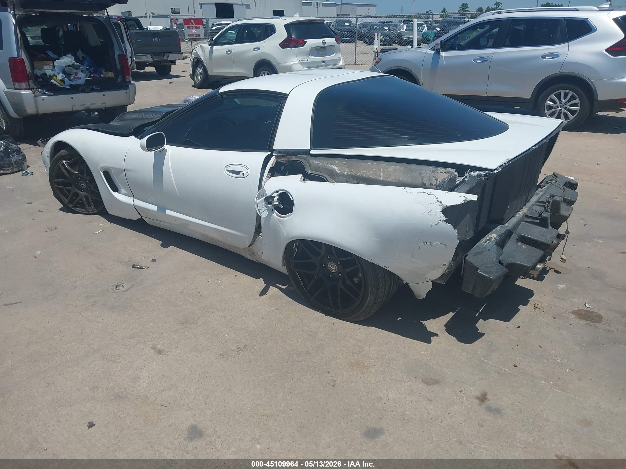 1999 Chevrolet Corvette Белый vin: 1G1YY22G3X5104702
