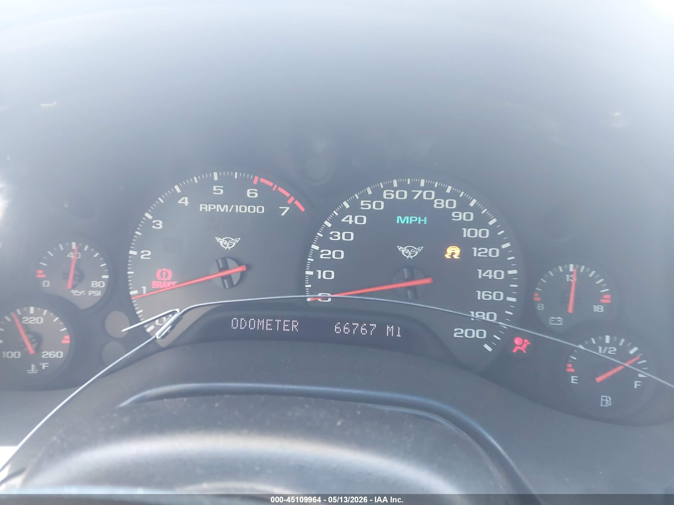 1999 Chevrolet Corvette Белый vin: 1G1YY22G3X5104702
