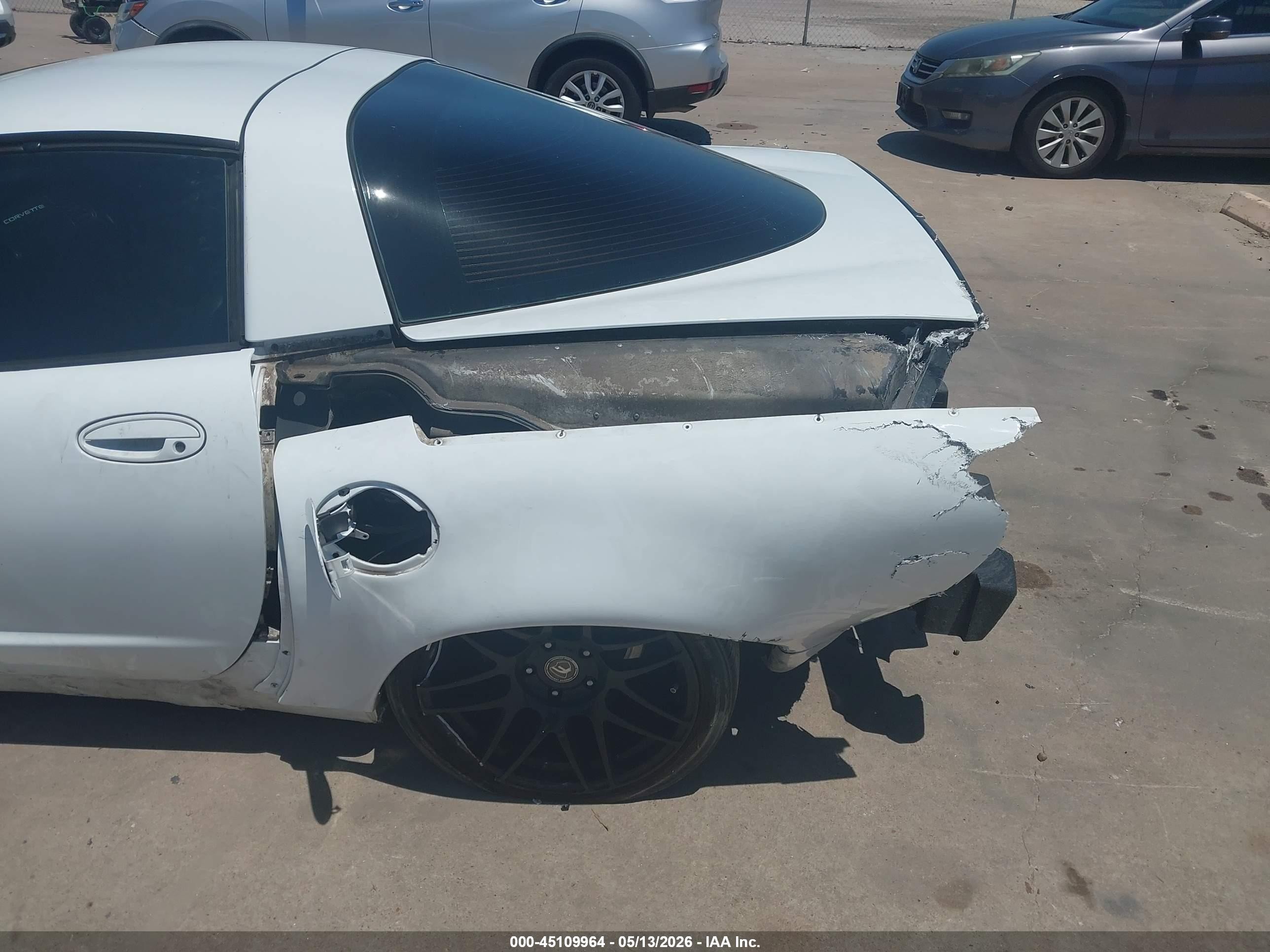 1999 Chevrolet Corvette Белый vin: 1G1YY22G3X5104702