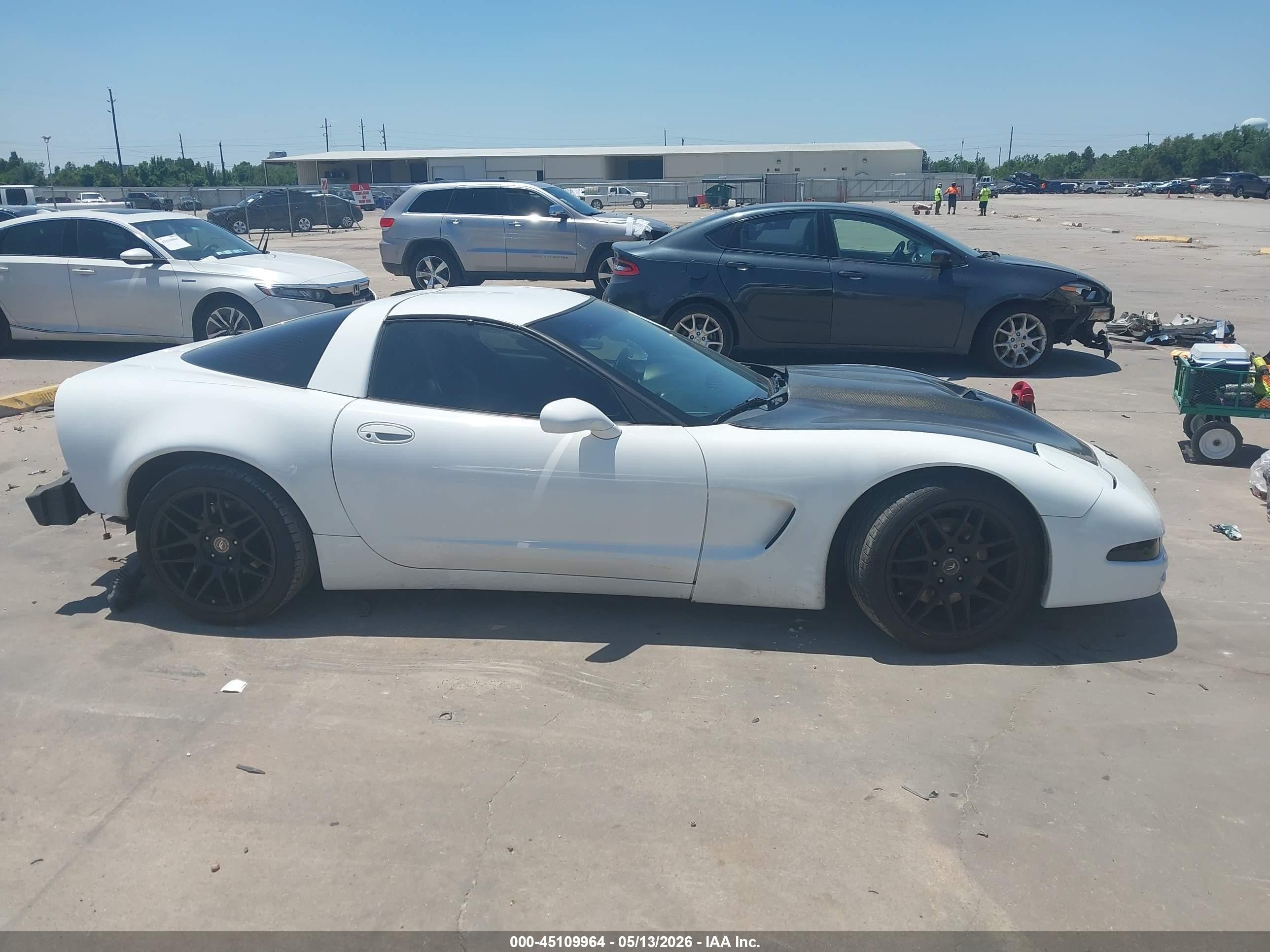 1999 Chevrolet Corvette Белый vin: 1G1YY22G3X5104702
