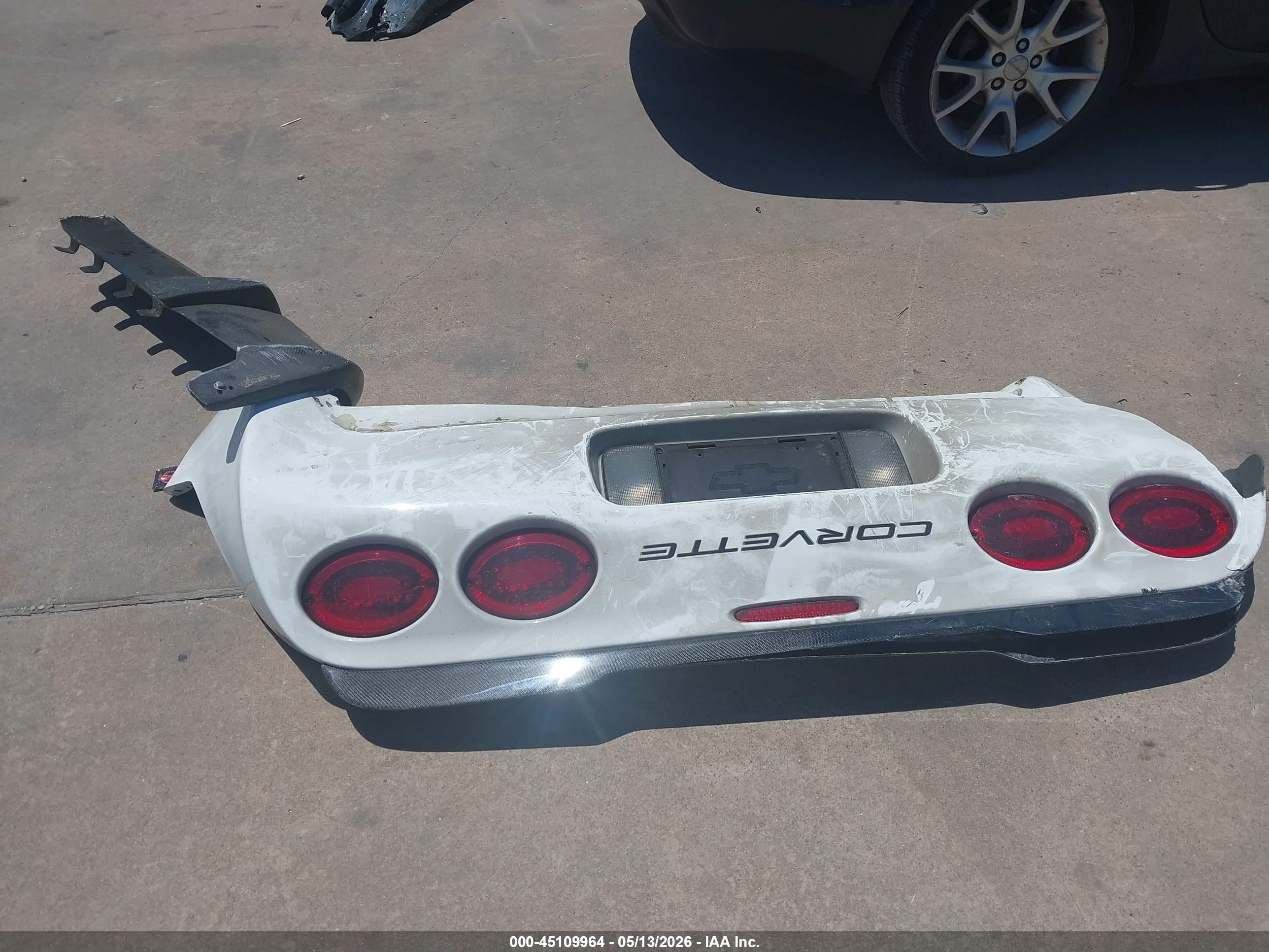 1999 Chevrolet Corvette Белый vin: 1G1YY22G3X5104702