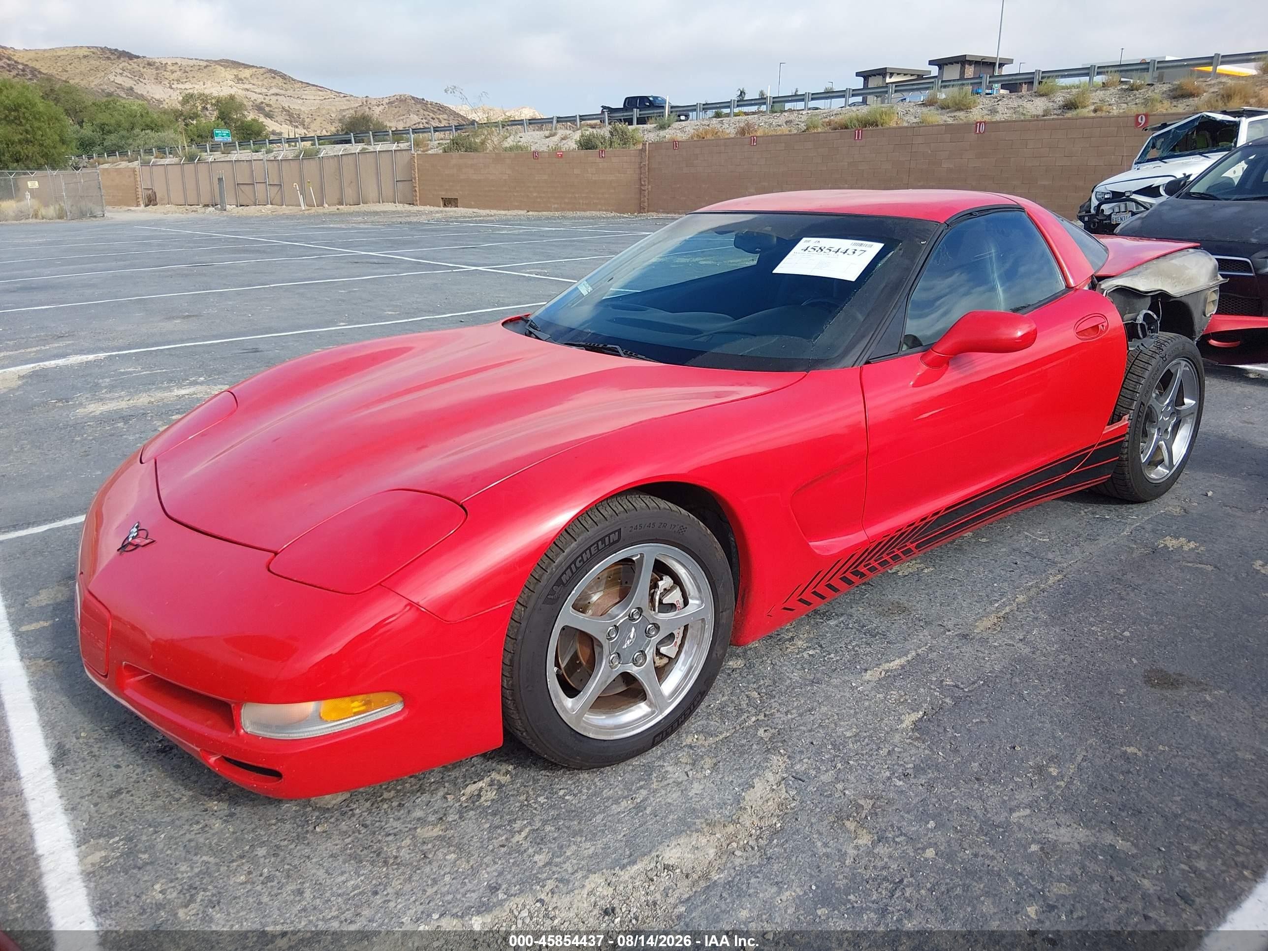 2002 Chevrolet Corvette   Red vin: 1G1YY22G425105933