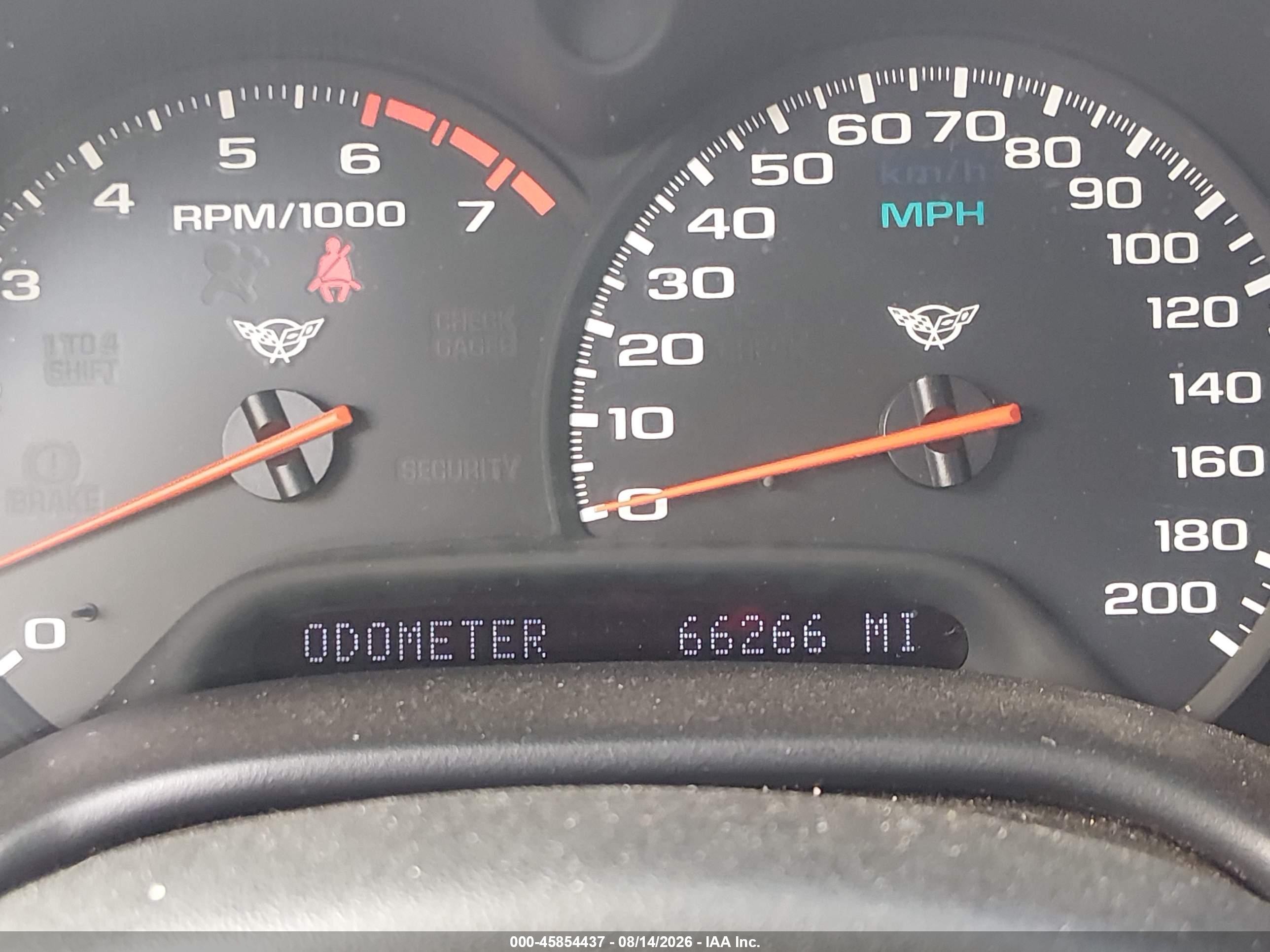 2002 Chevrolet Corvette   Red vin: 1G1YY22G425105933