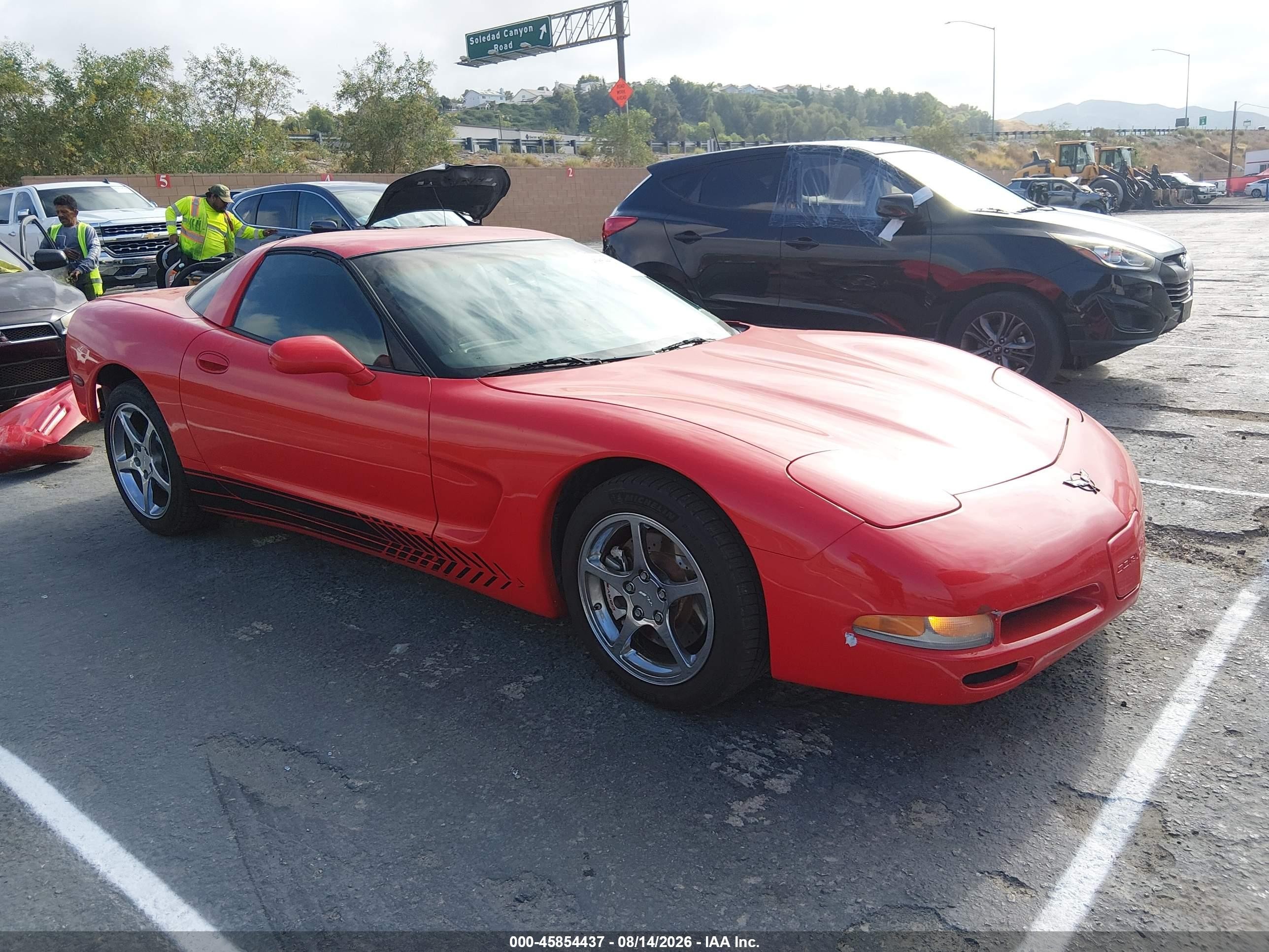2002 Chevrolet Corvette   Red vin: 1G1YY22G425105933