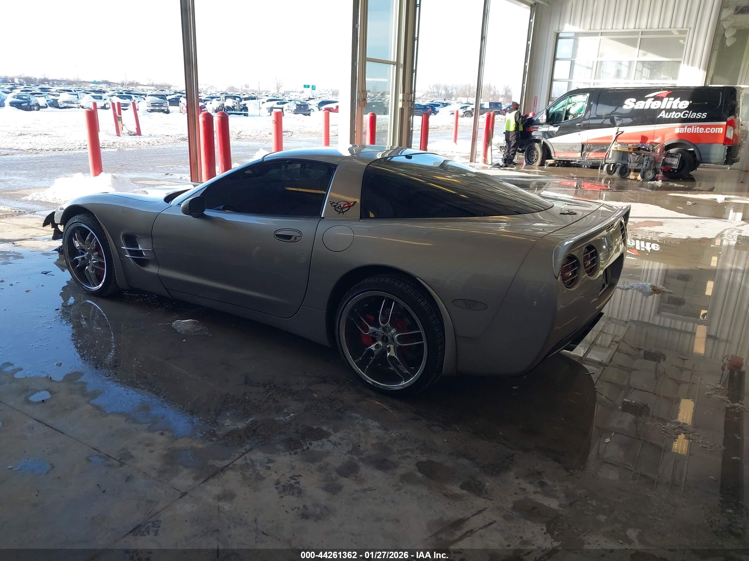 2002 Chevrolet Corvette Tan vin: 1G1YY22G425126622
