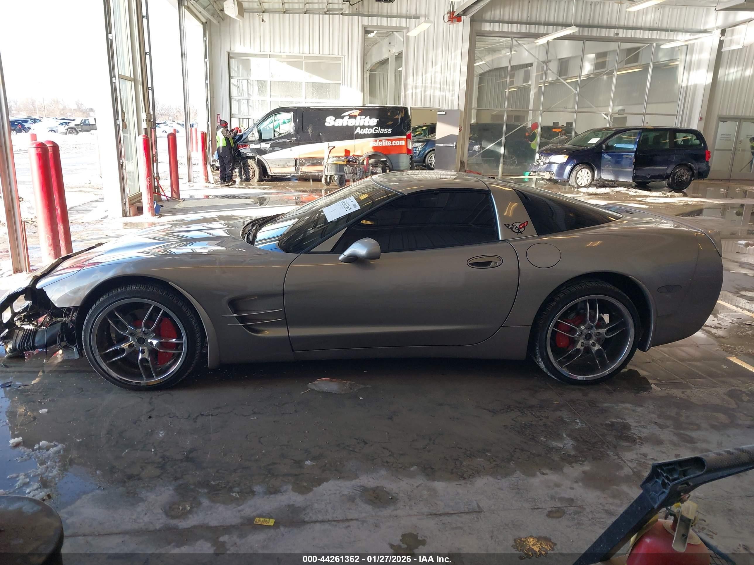 2002 Chevrolet Corvette Tan vin: 1G1YY22G425126622
