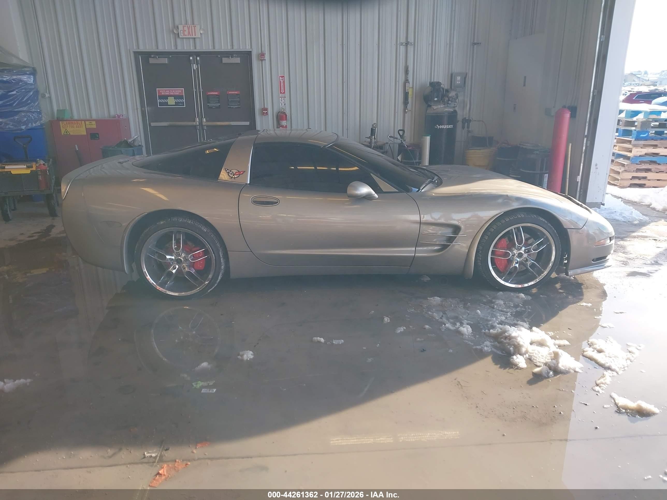 2002 Chevrolet Corvette Tan vin: 1G1YY22G425126622