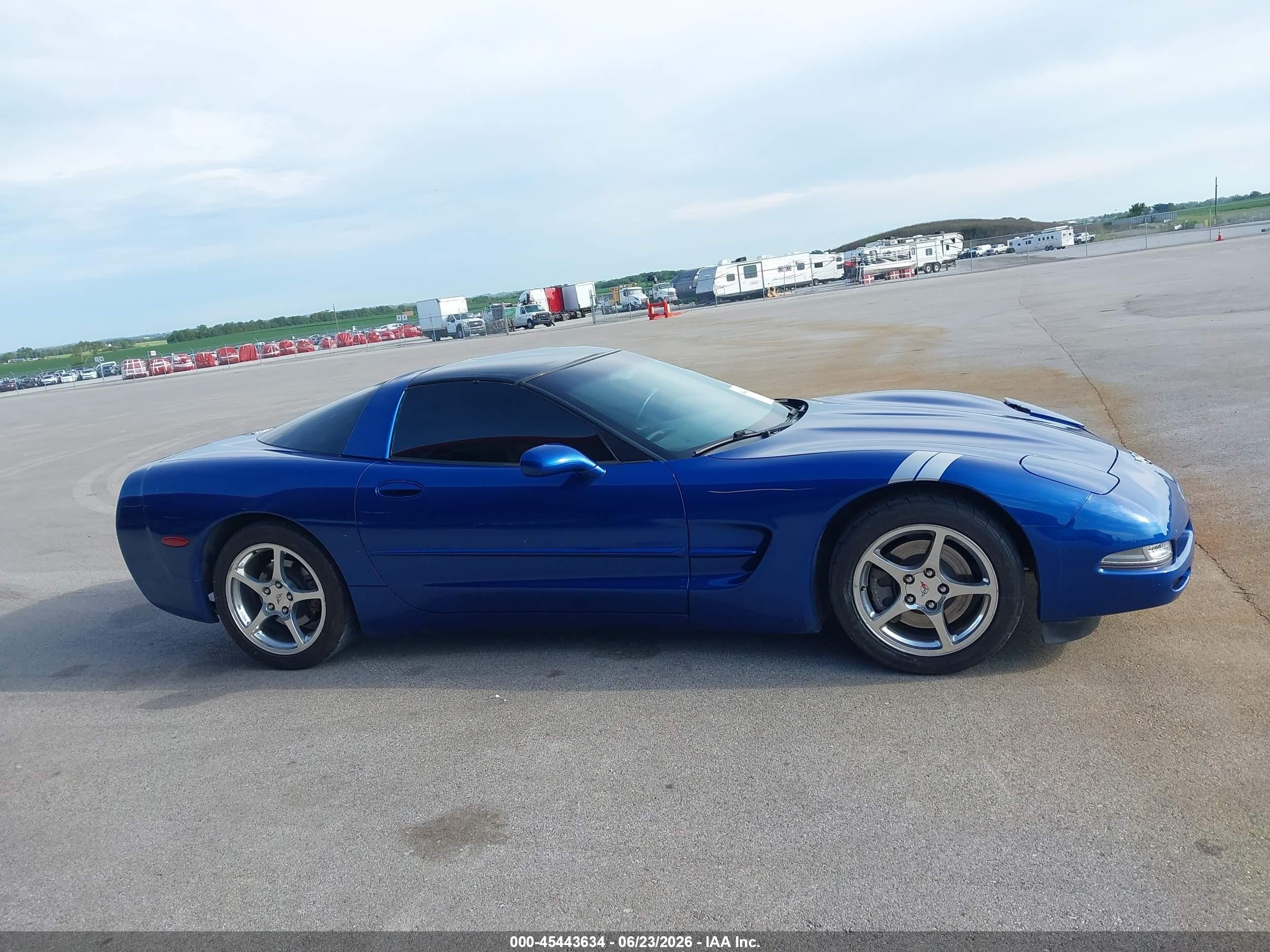 2003 Chevrolet Corvette Blue vin: 1G1YY22G435110146