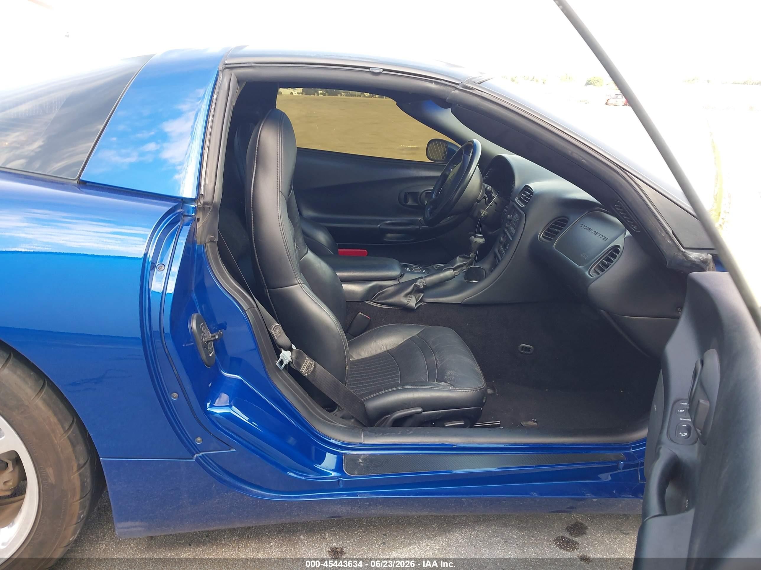 2003 Chevrolet Corvette Blue vin: 1G1YY22G435110146