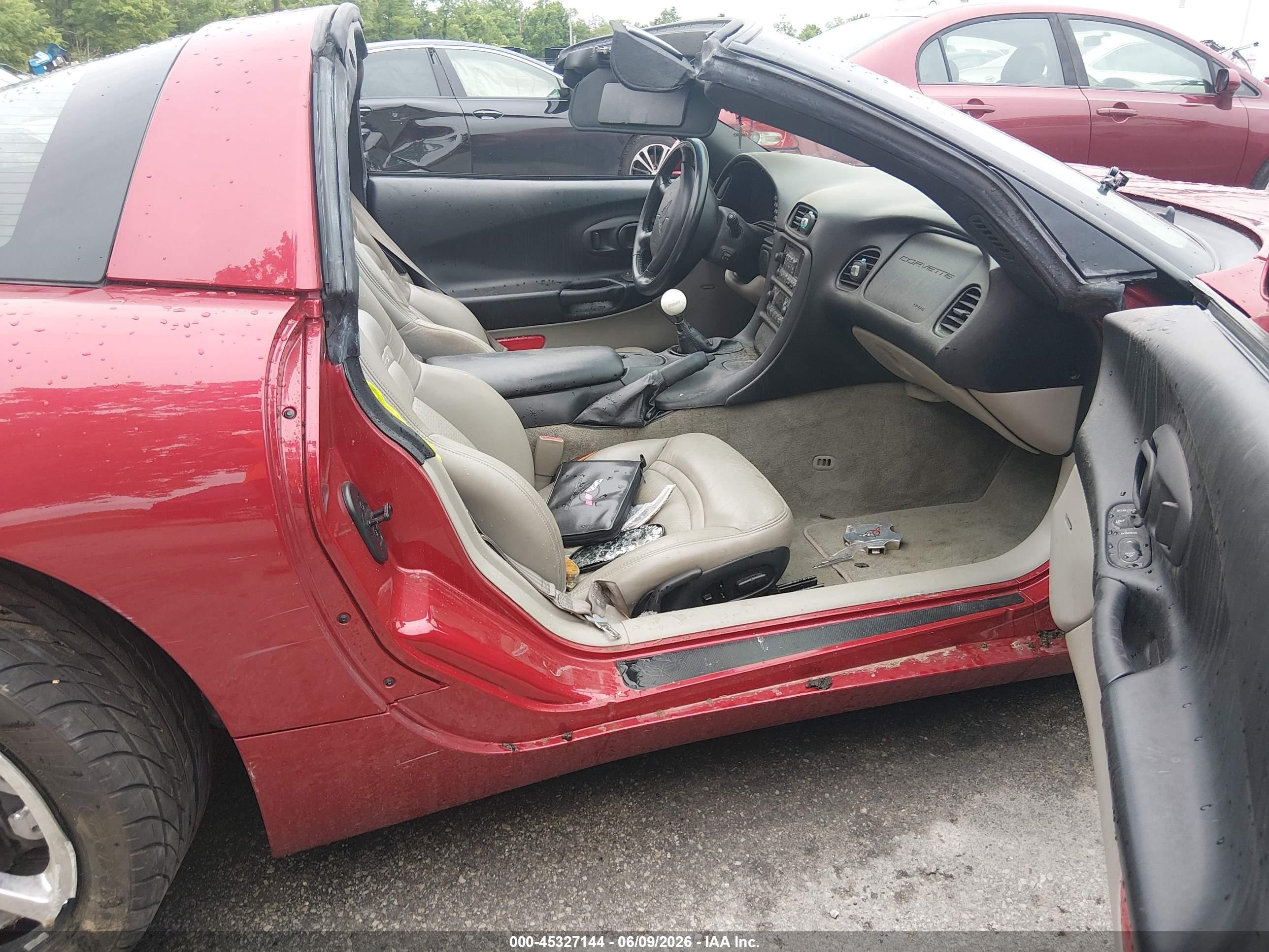 2000 Chevrolet Corvette   Red vin: 1G1YY22G4Y5112017