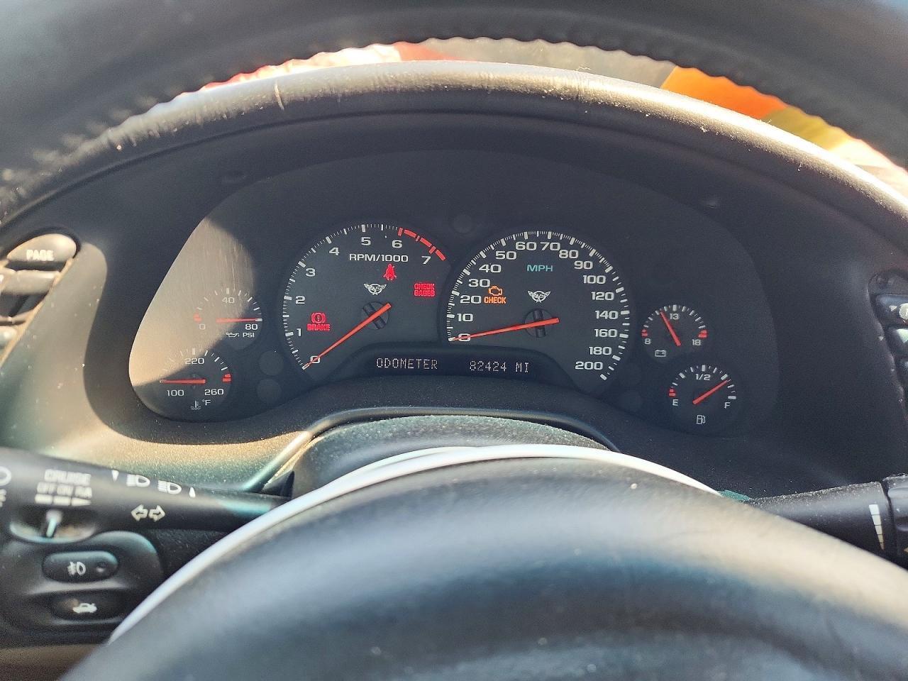 2002 Chevrolet Corvette Red vin: 1G1YY22G525107920