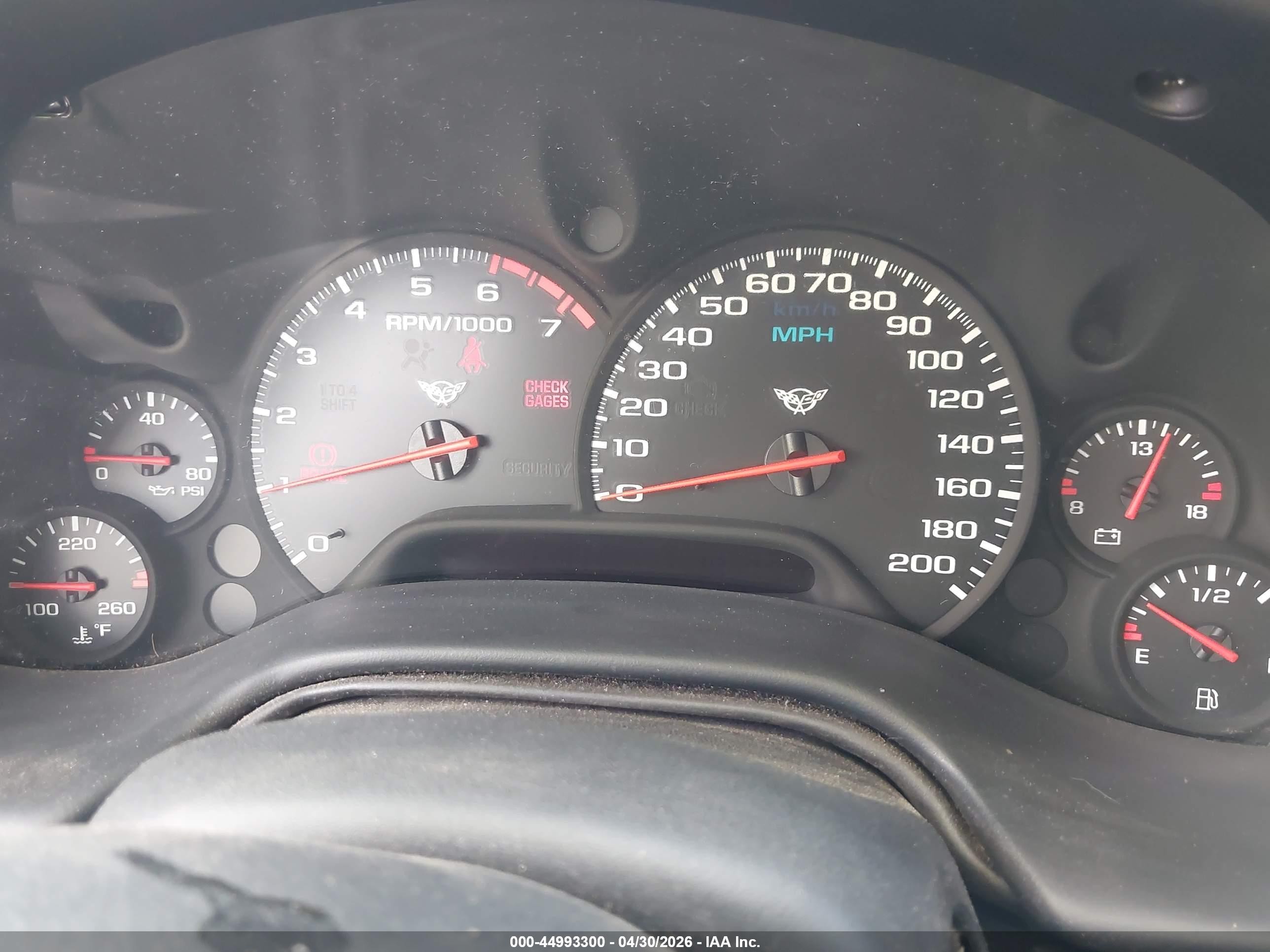 2002 Chevrolet Corvette   Белый vin: 1G1YY22G525128475