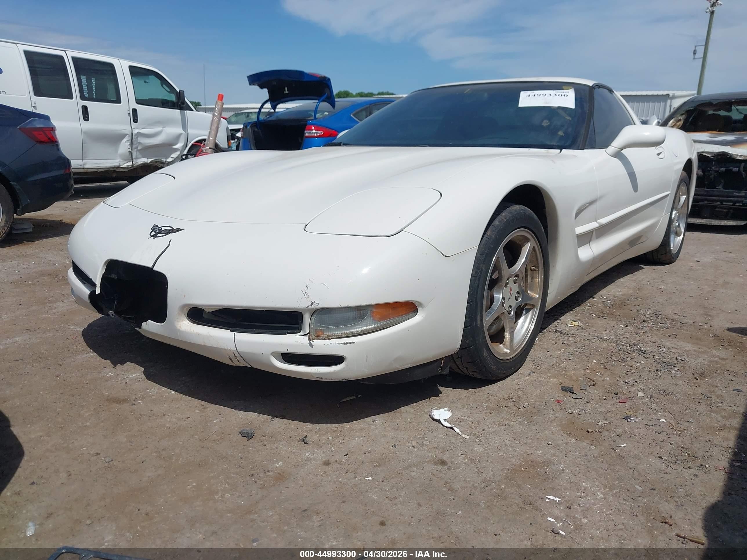 2002 Chevrolet Corvette   Белый vin: 1G1YY22G525128475