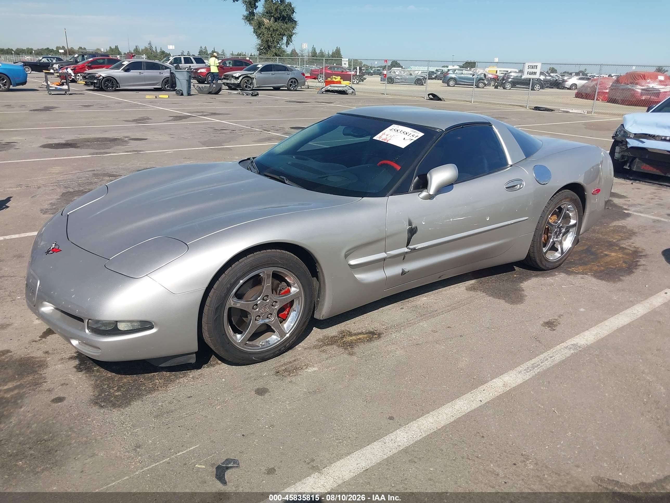 2004 Chevrolet Corvette   Серебряный vin: 1G1YY22G545133744
